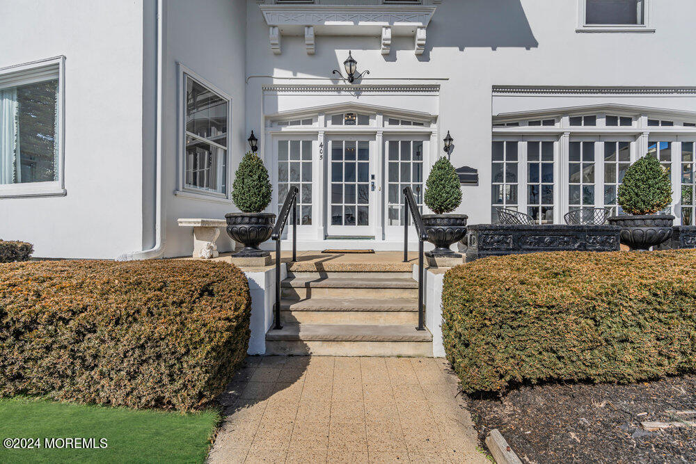 405 Sunset Avenue