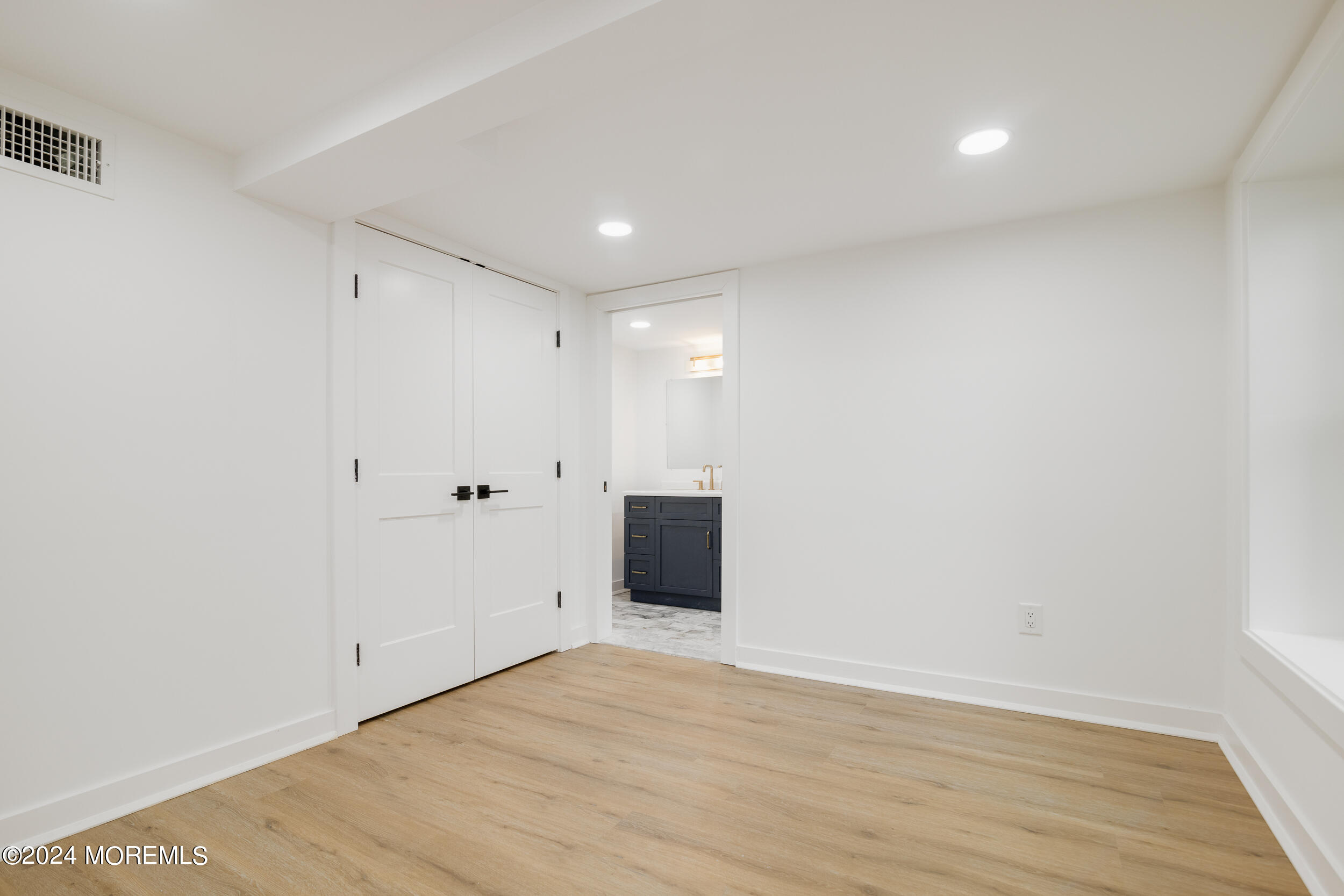 33 Cedar Avenue