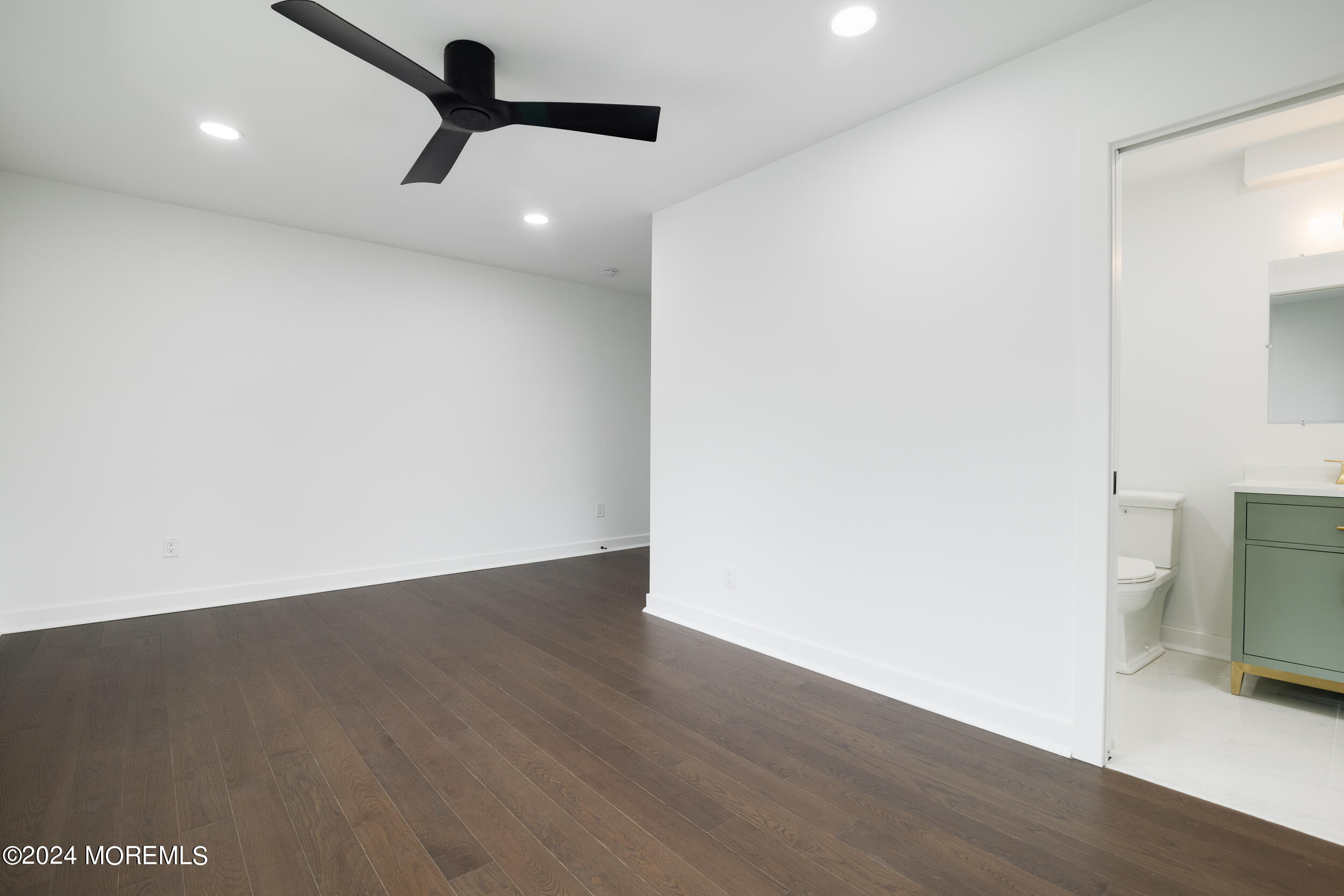 33 Cedar Avenue