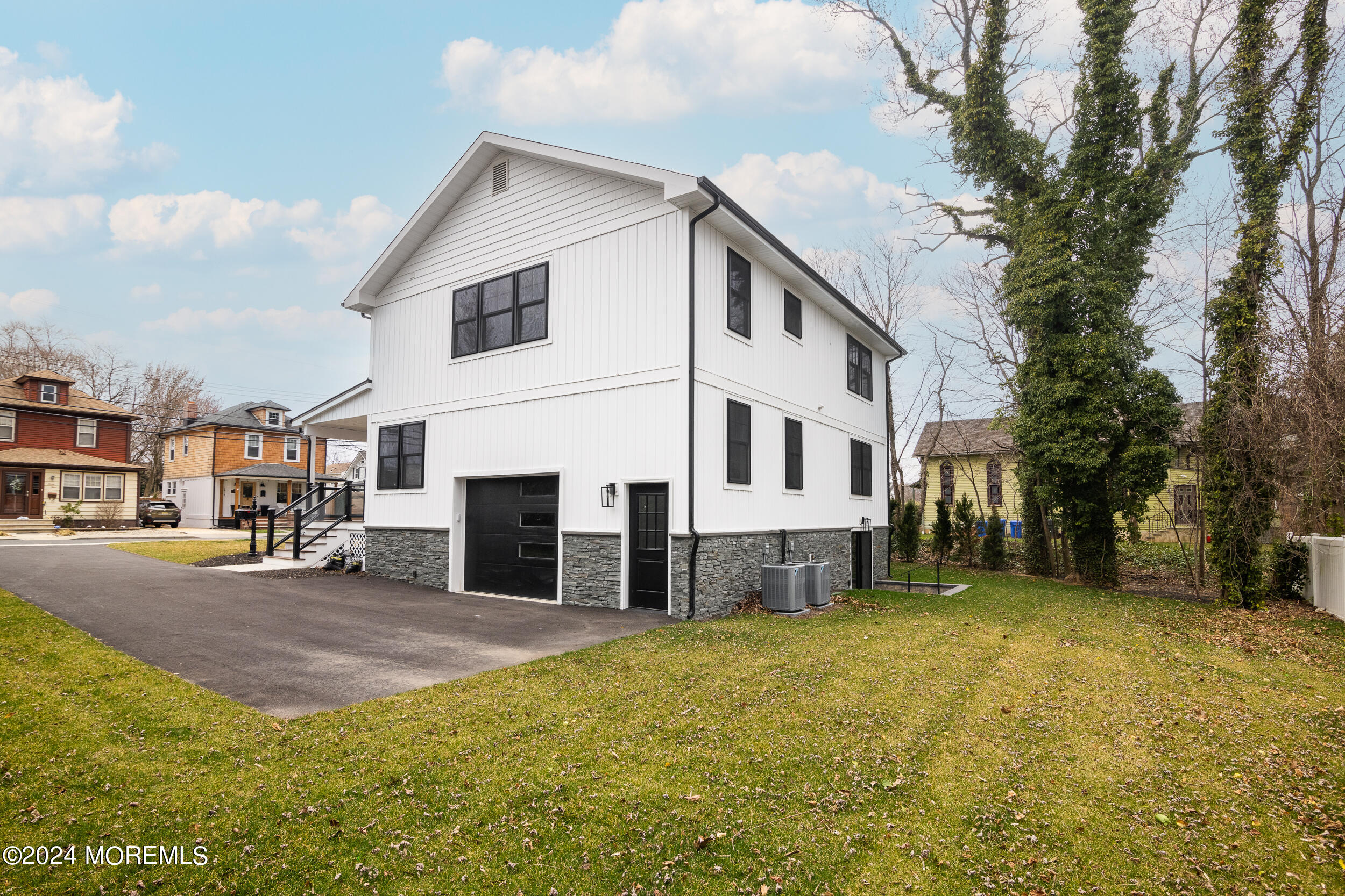 33 Cedar Avenue