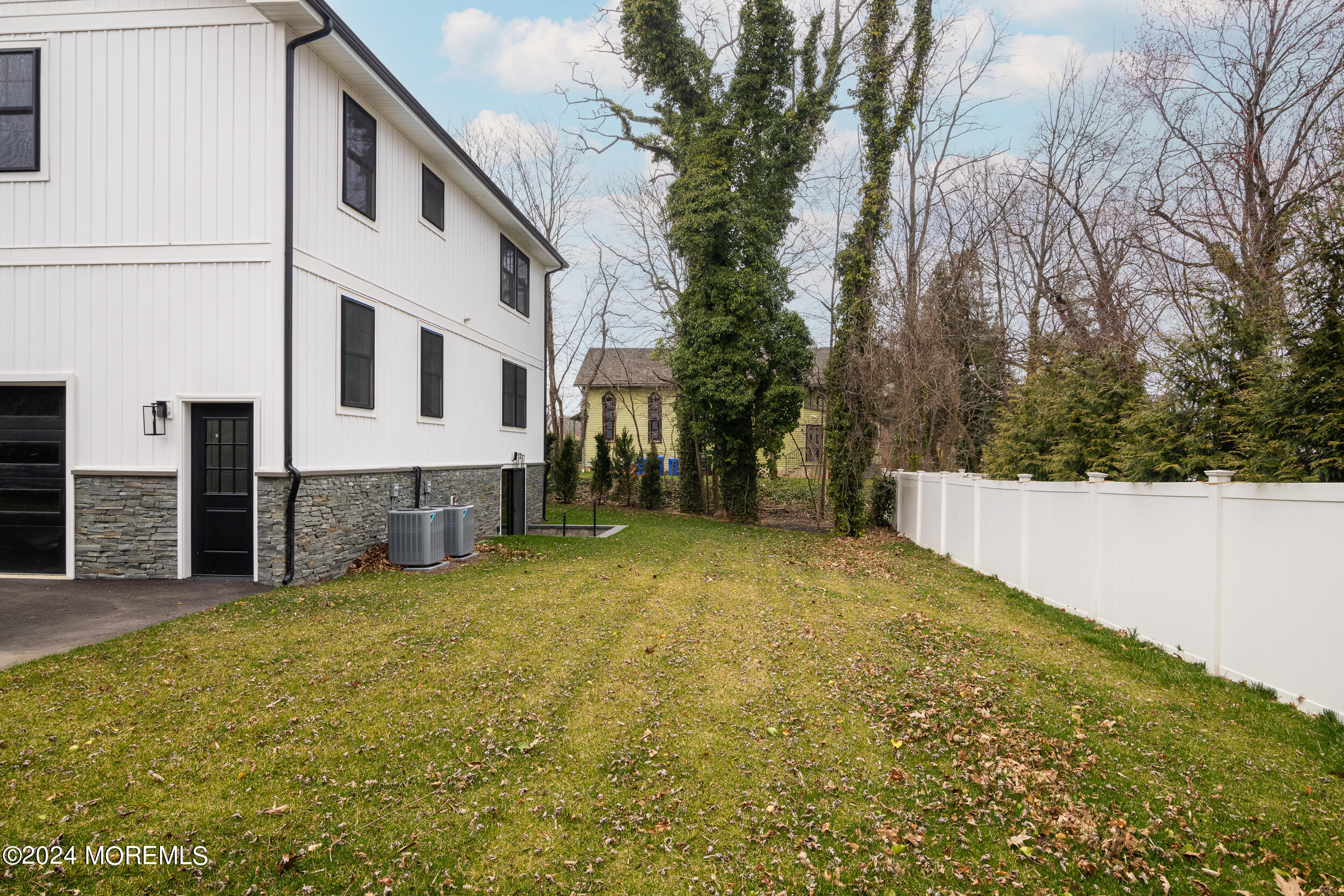 33 Cedar Avenue