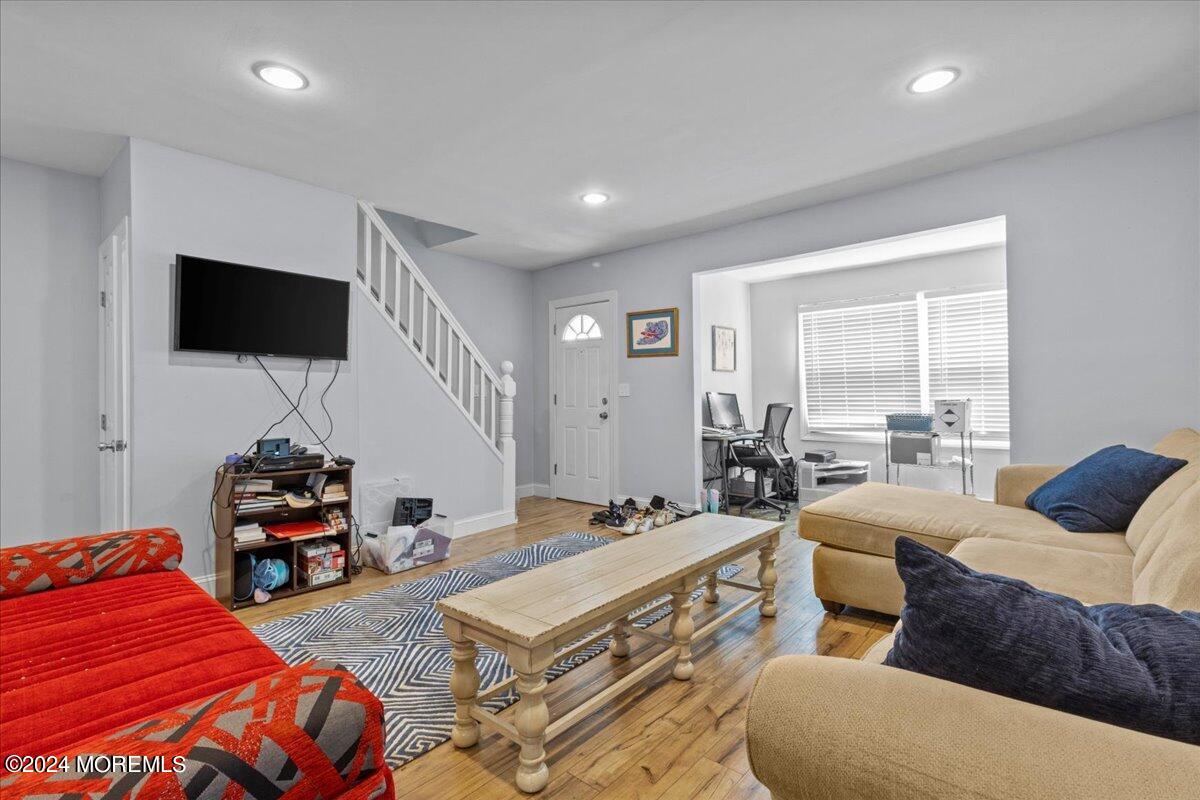34 & 1/2 South Avenue
