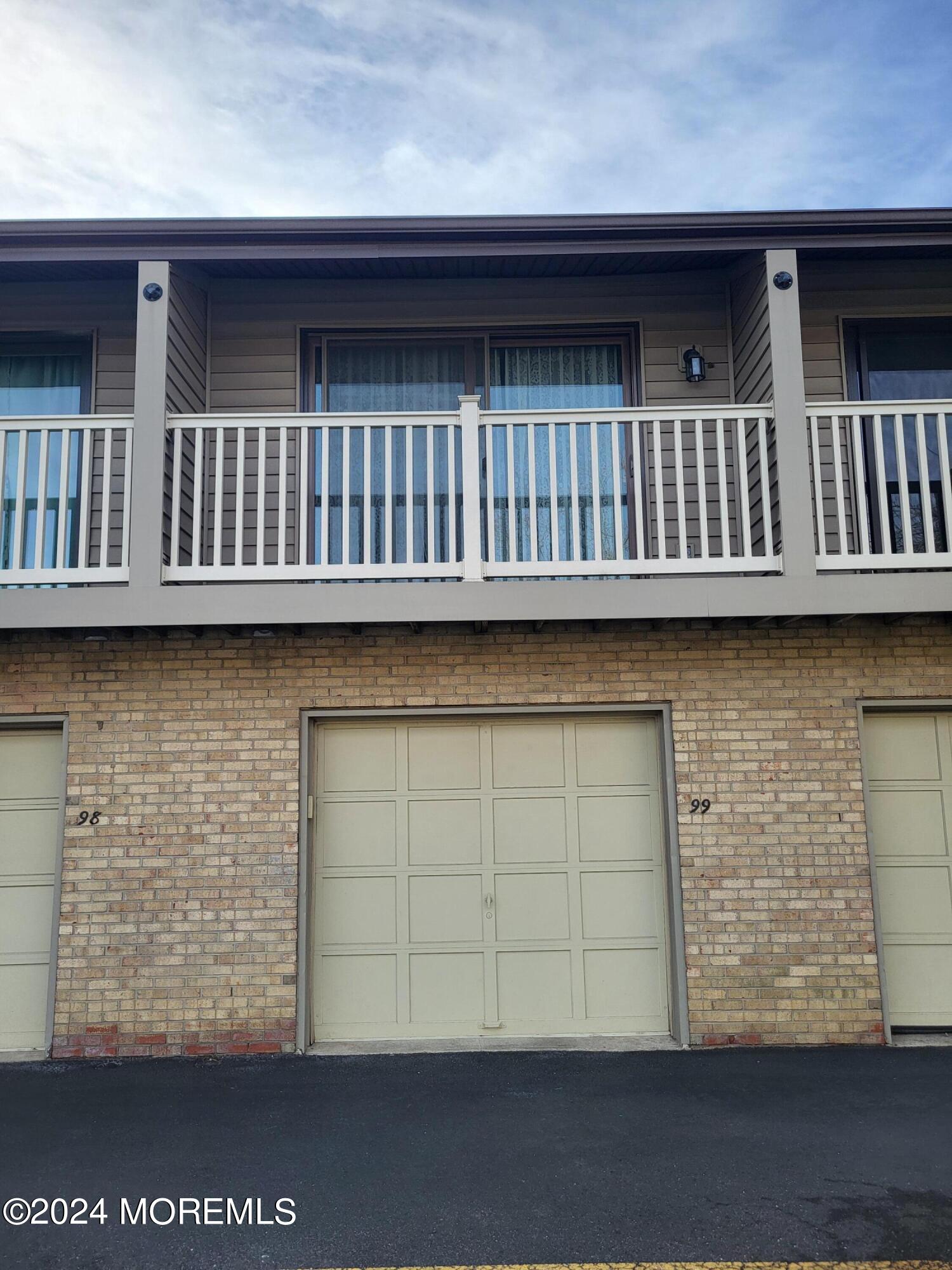 99 Cotswold Circle
