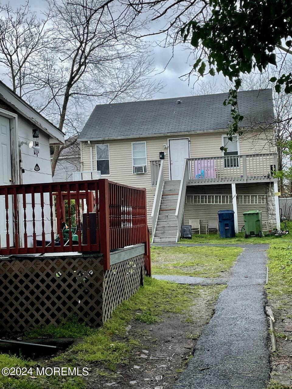 10 Ridge Avenue