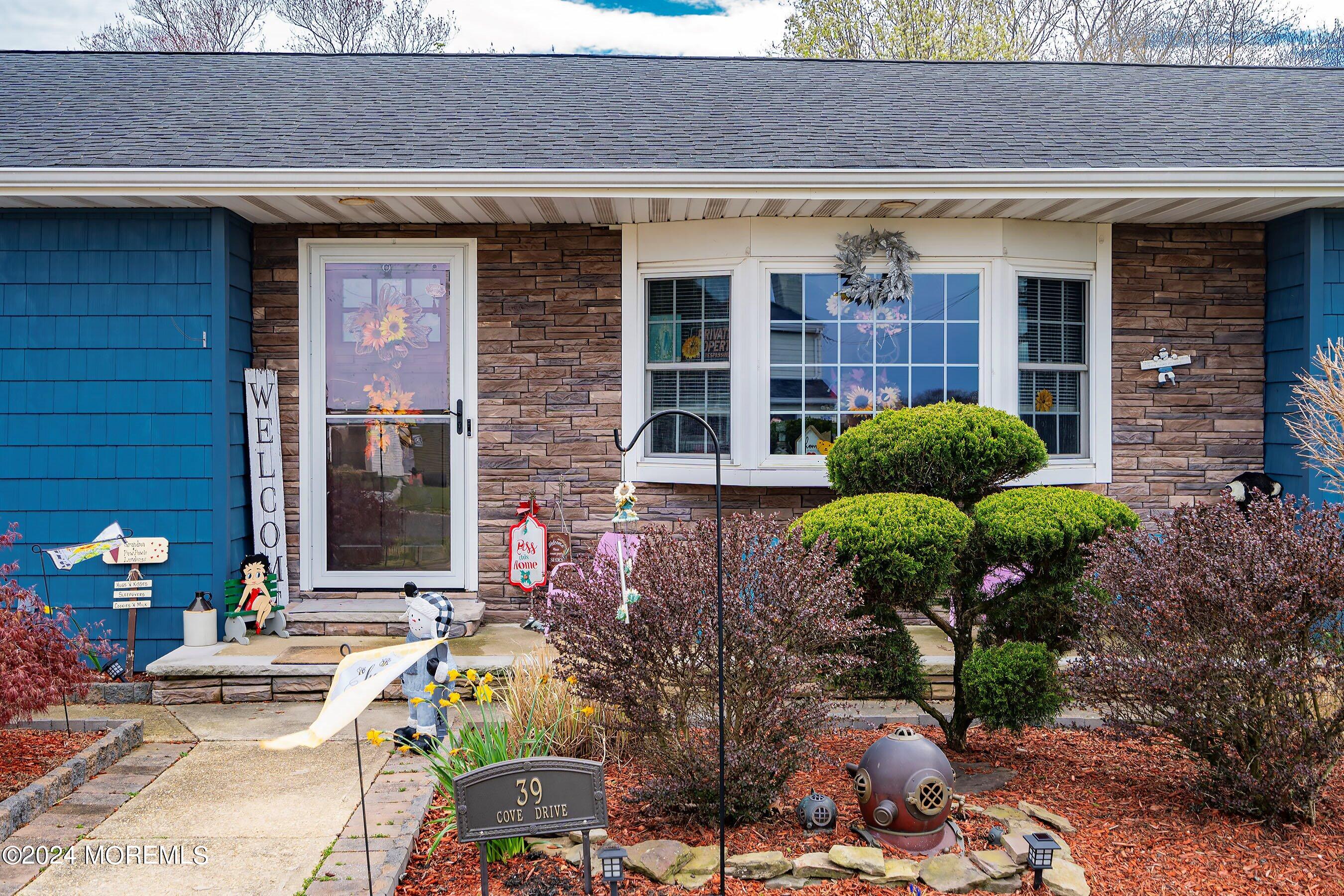39 W Cove Road