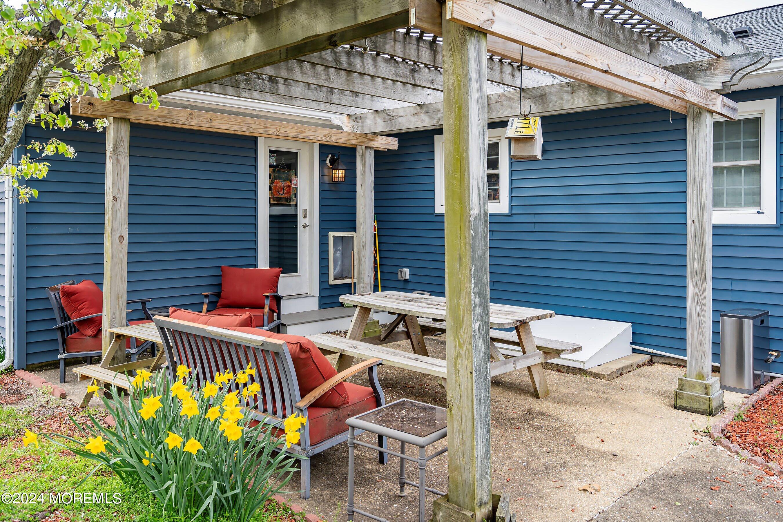 39 W Cove Road