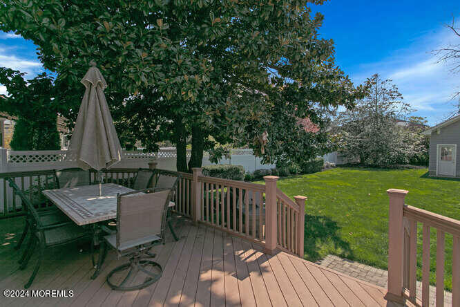 37 Poplar Avenue