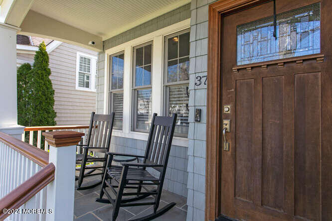 37 Poplar Avenue