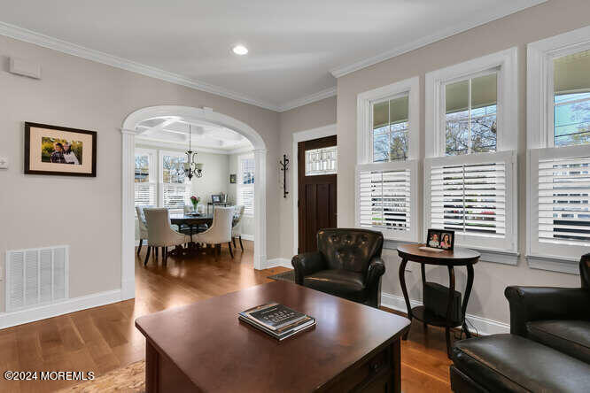 37 Poplar Avenue