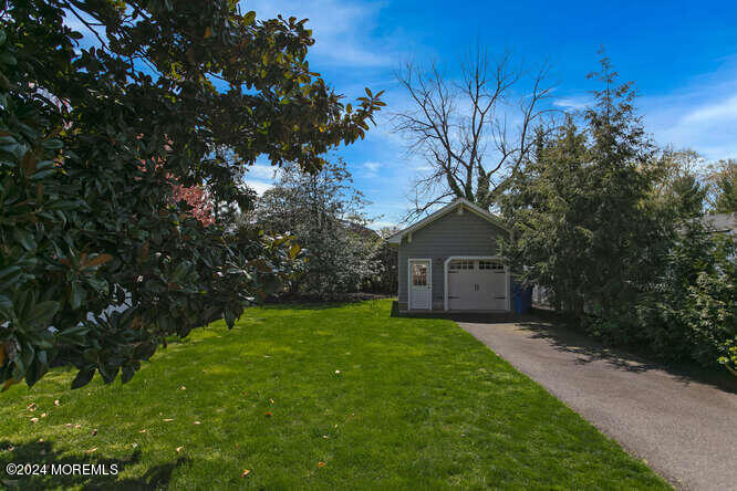37 Poplar Avenue
