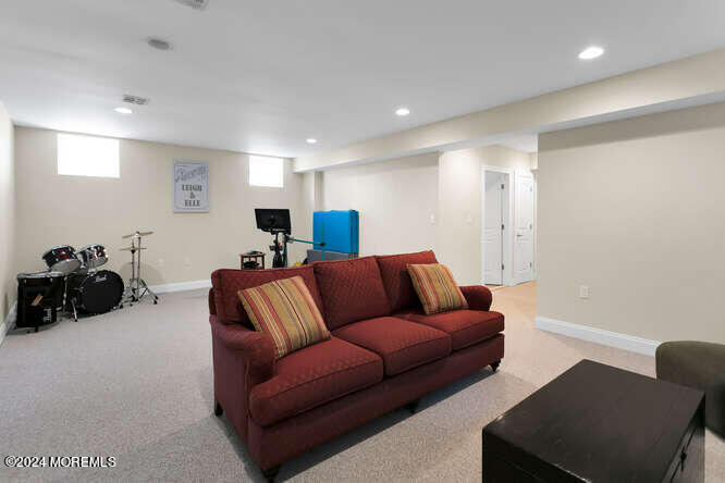 37 Poplar Avenue
