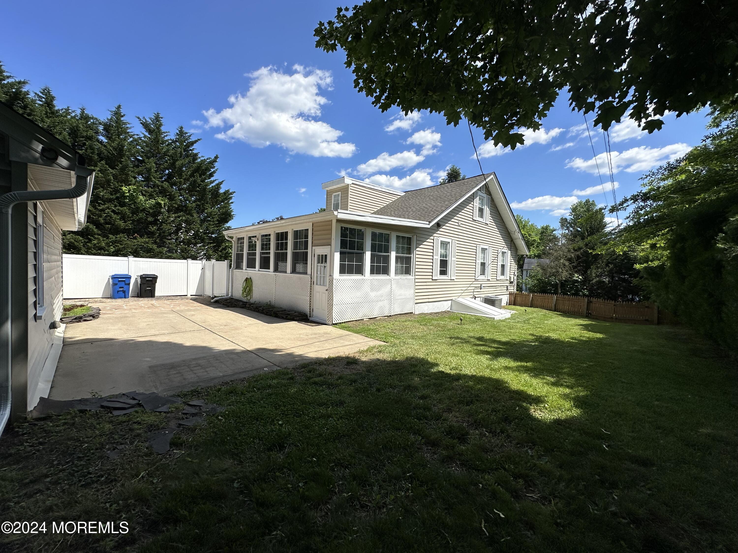 92 Oak Hill Road