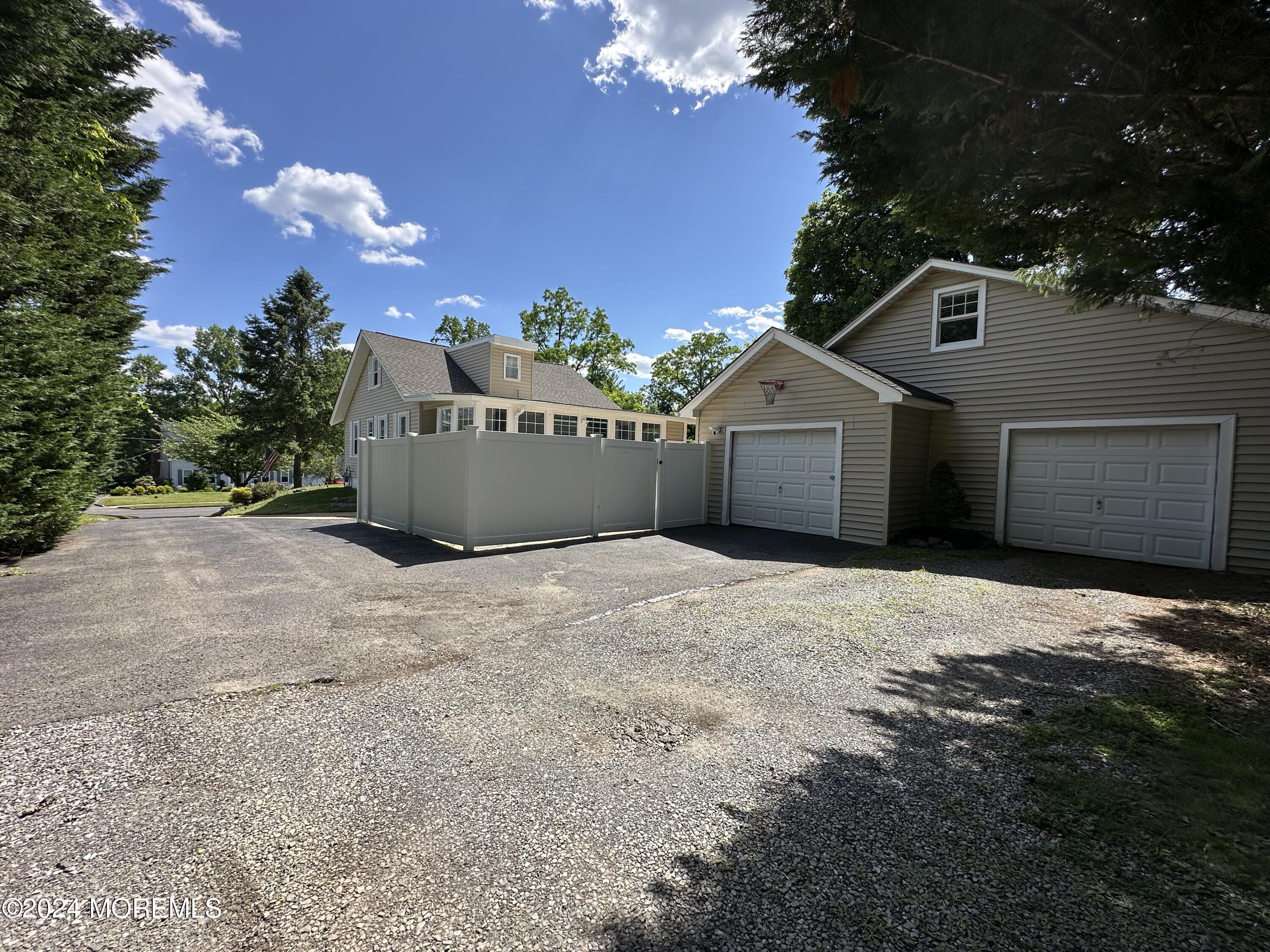 92 Oak Hill Road