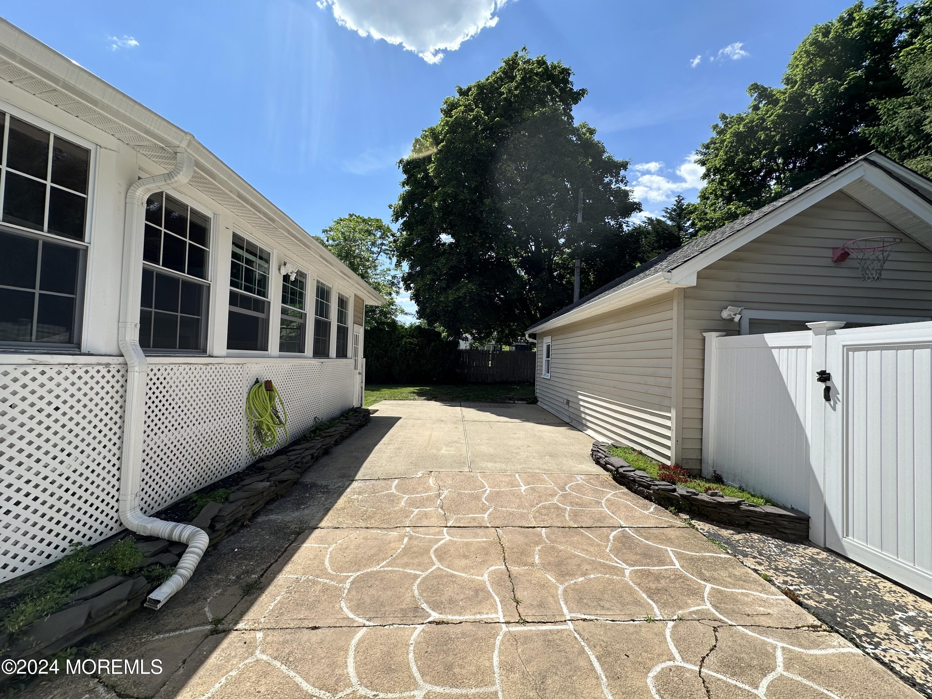 92 Oak Hill Road