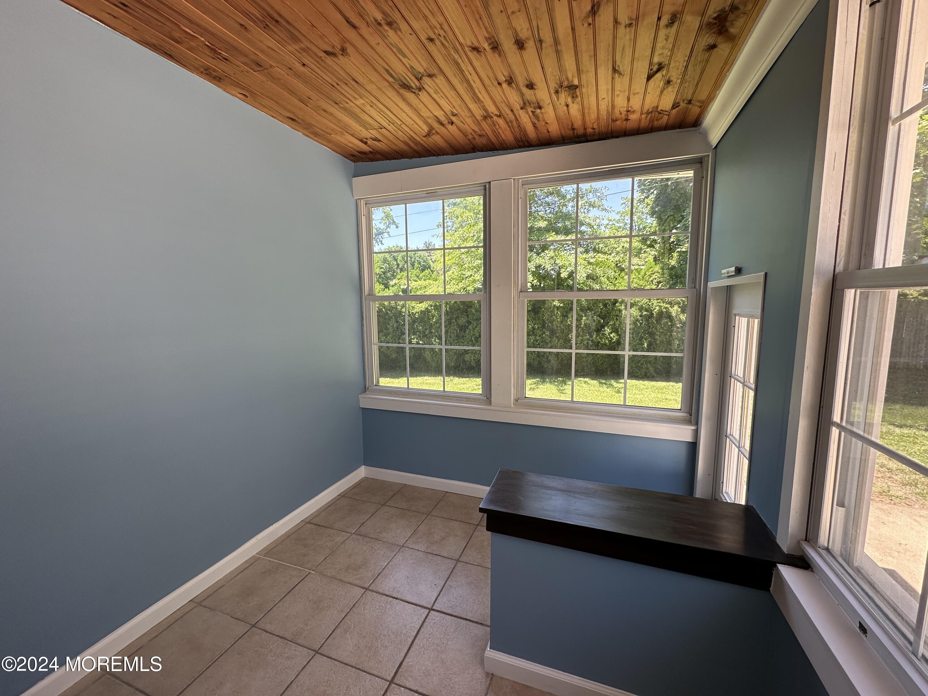 92 Oak Hill Road