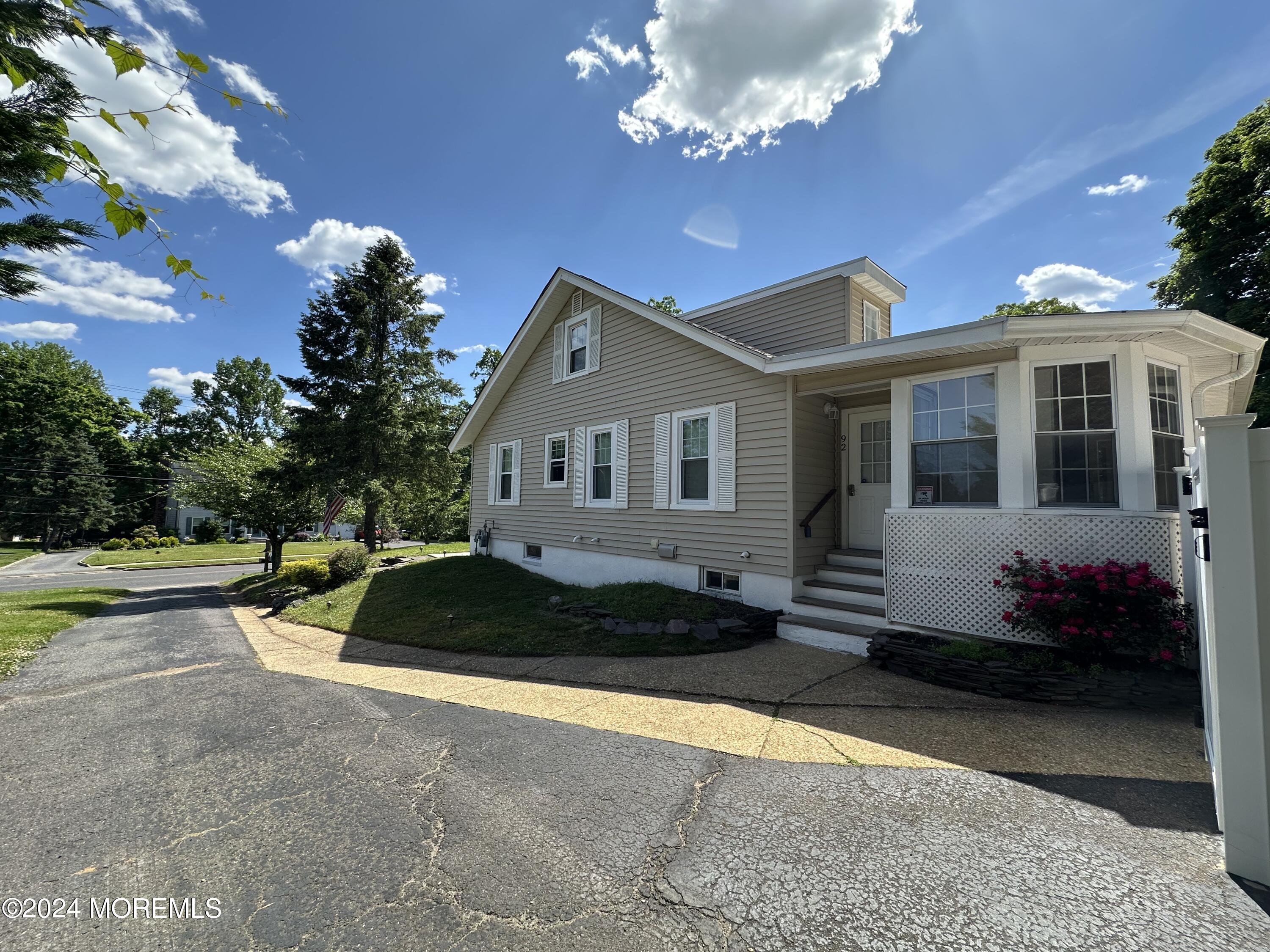 92 Oak Hill Road
