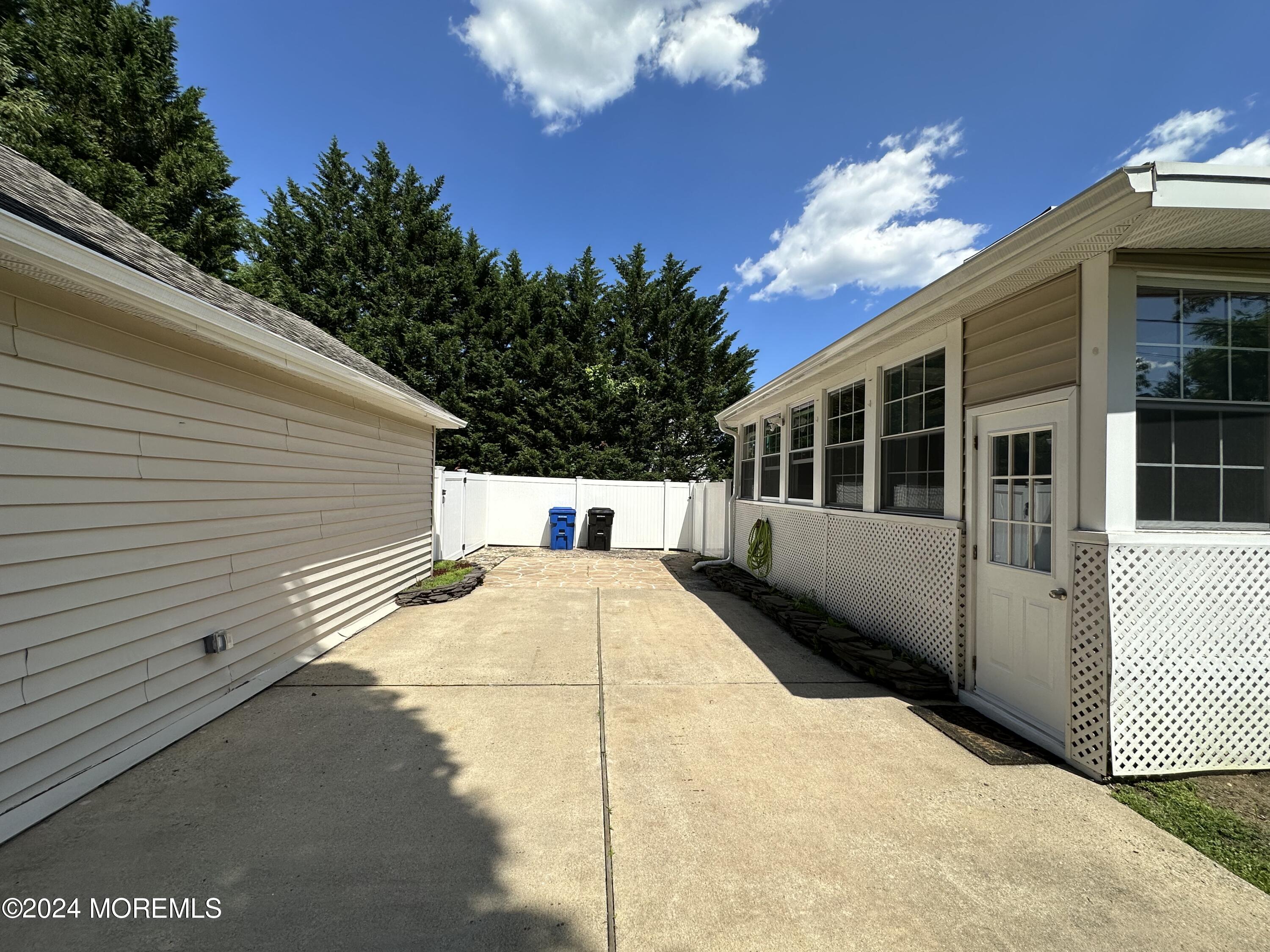 92 Oak Hill Road