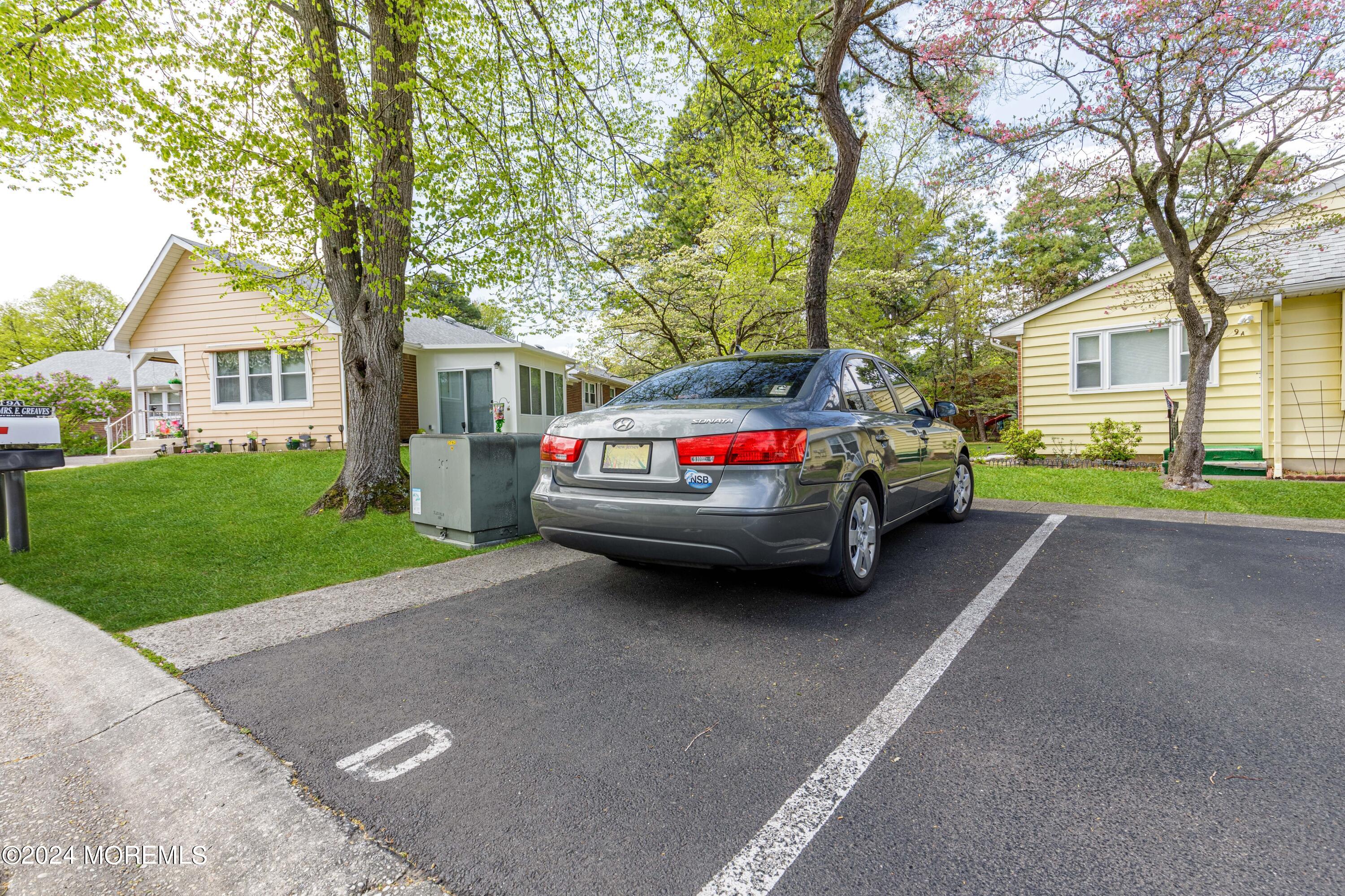 9D Lexington Drive