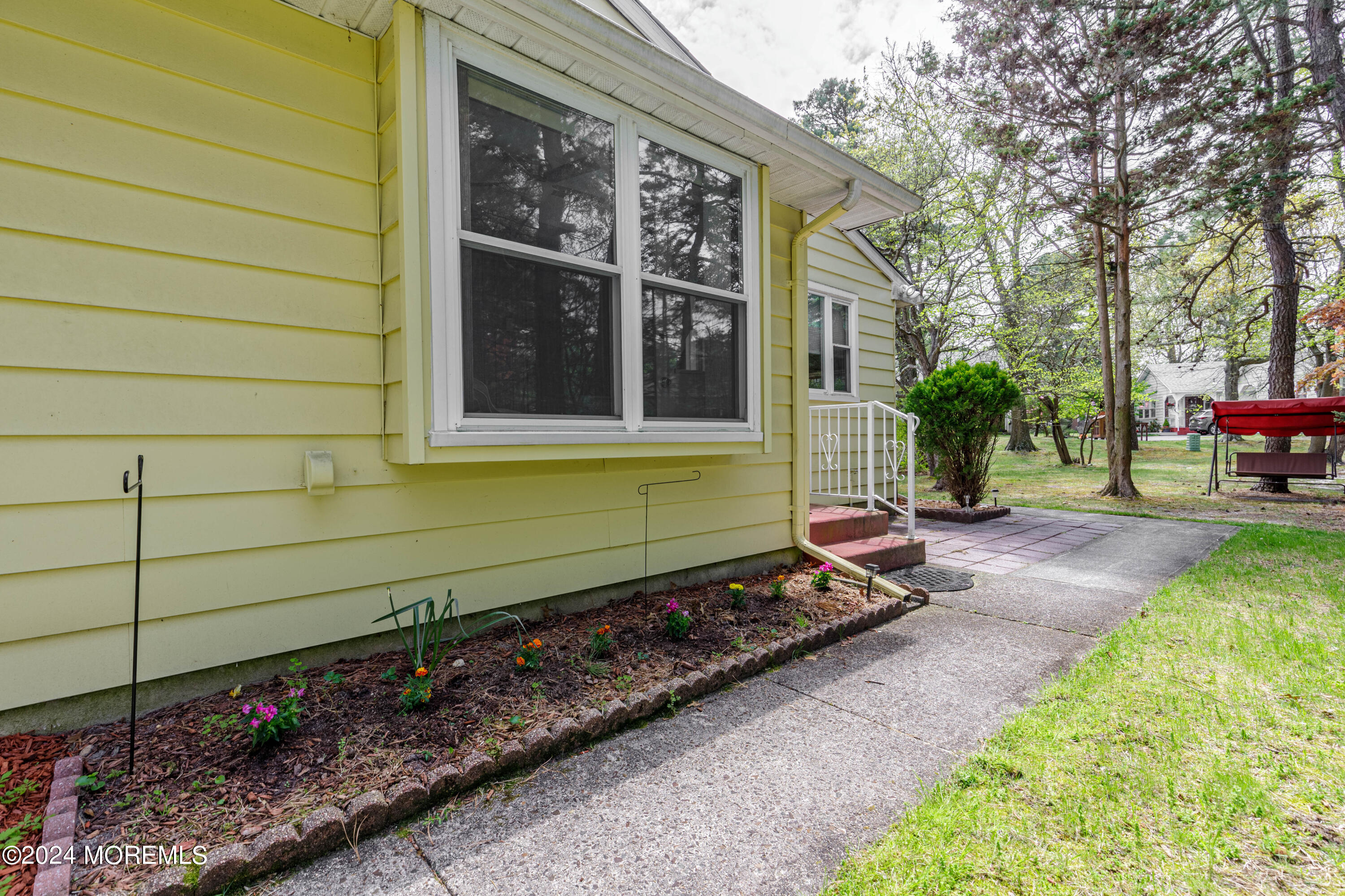 9D Lexington Drive