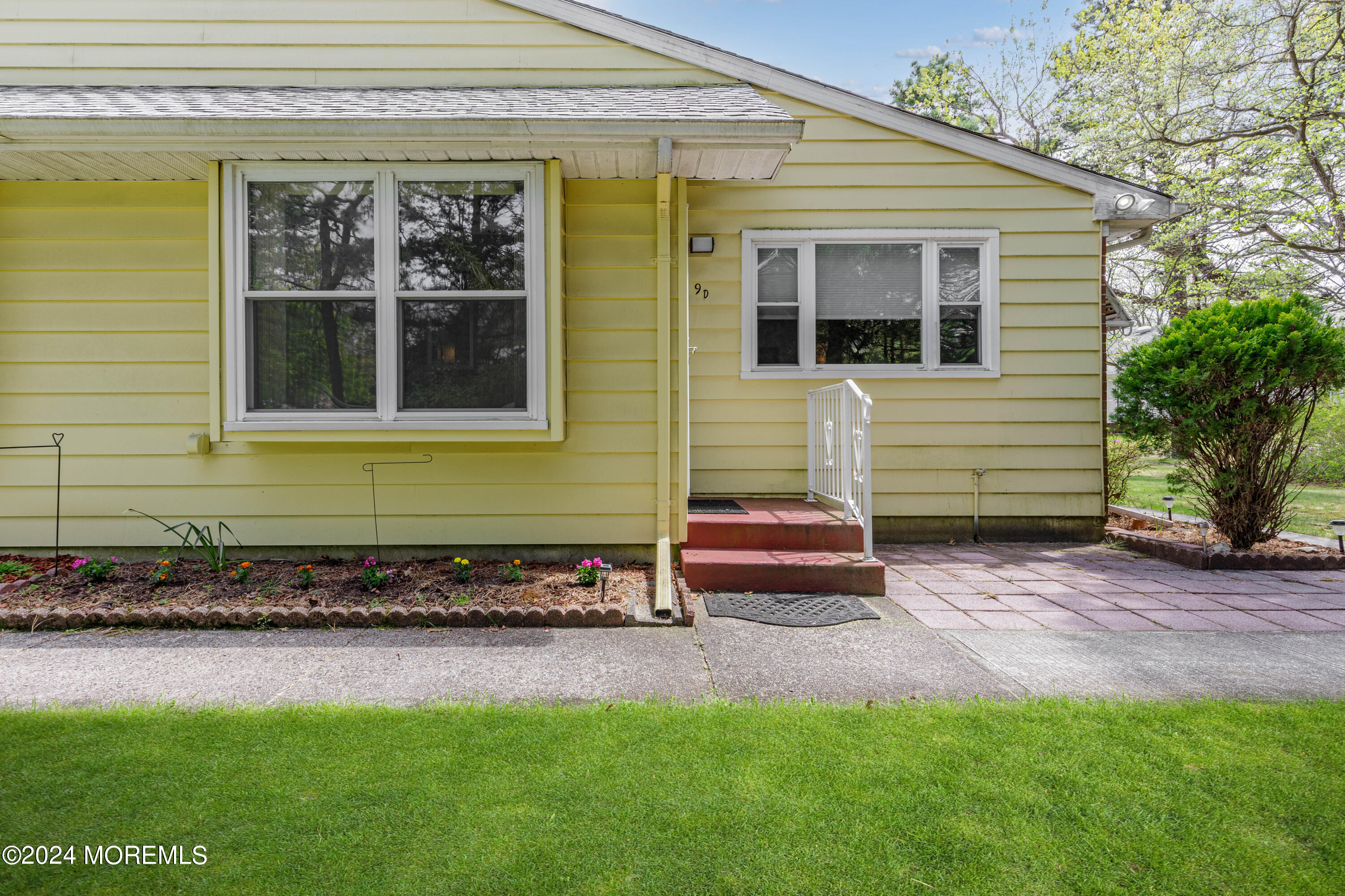 9D Lexington Drive