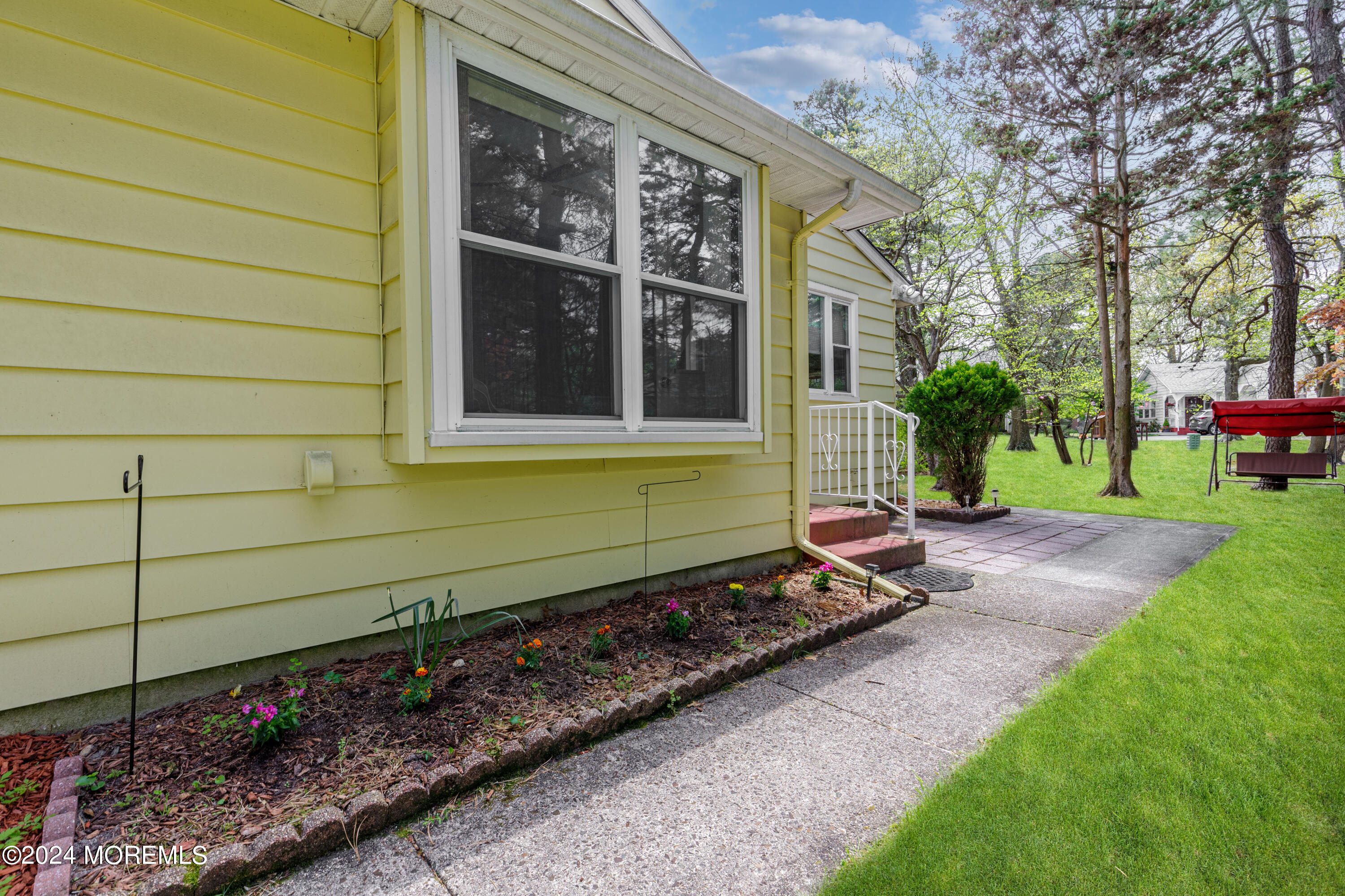 9D Lexington Drive