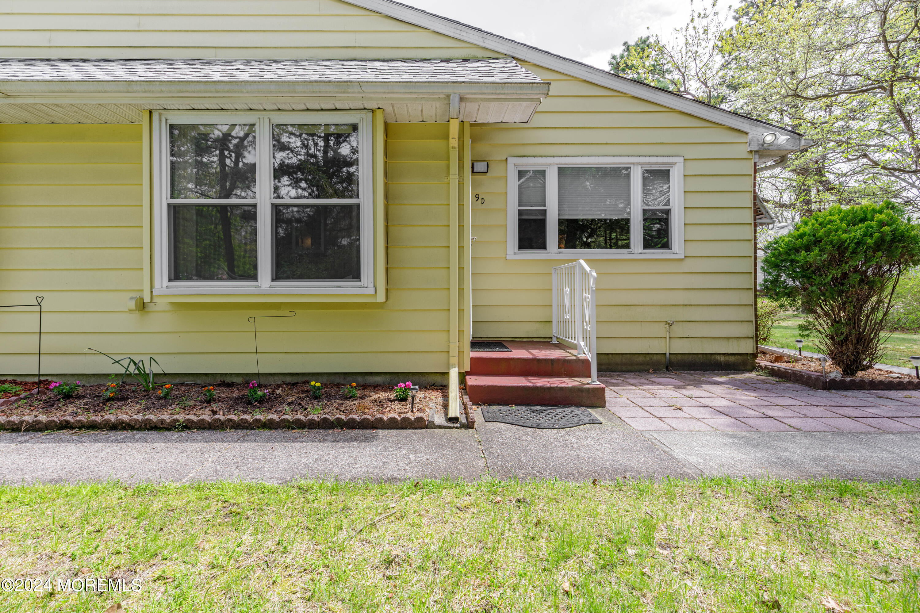 9D Lexington Drive