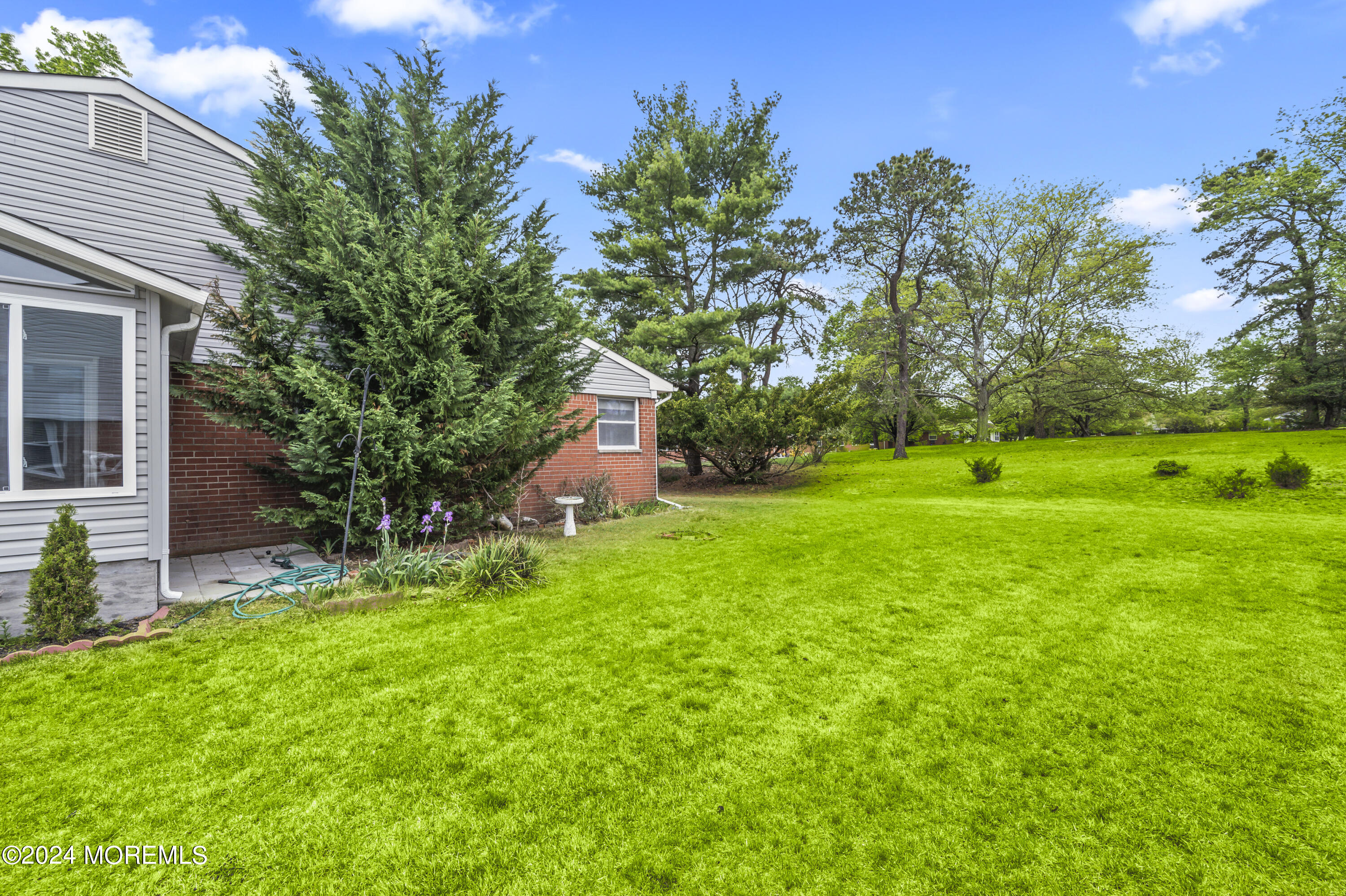 61 Hudson Parkway, B