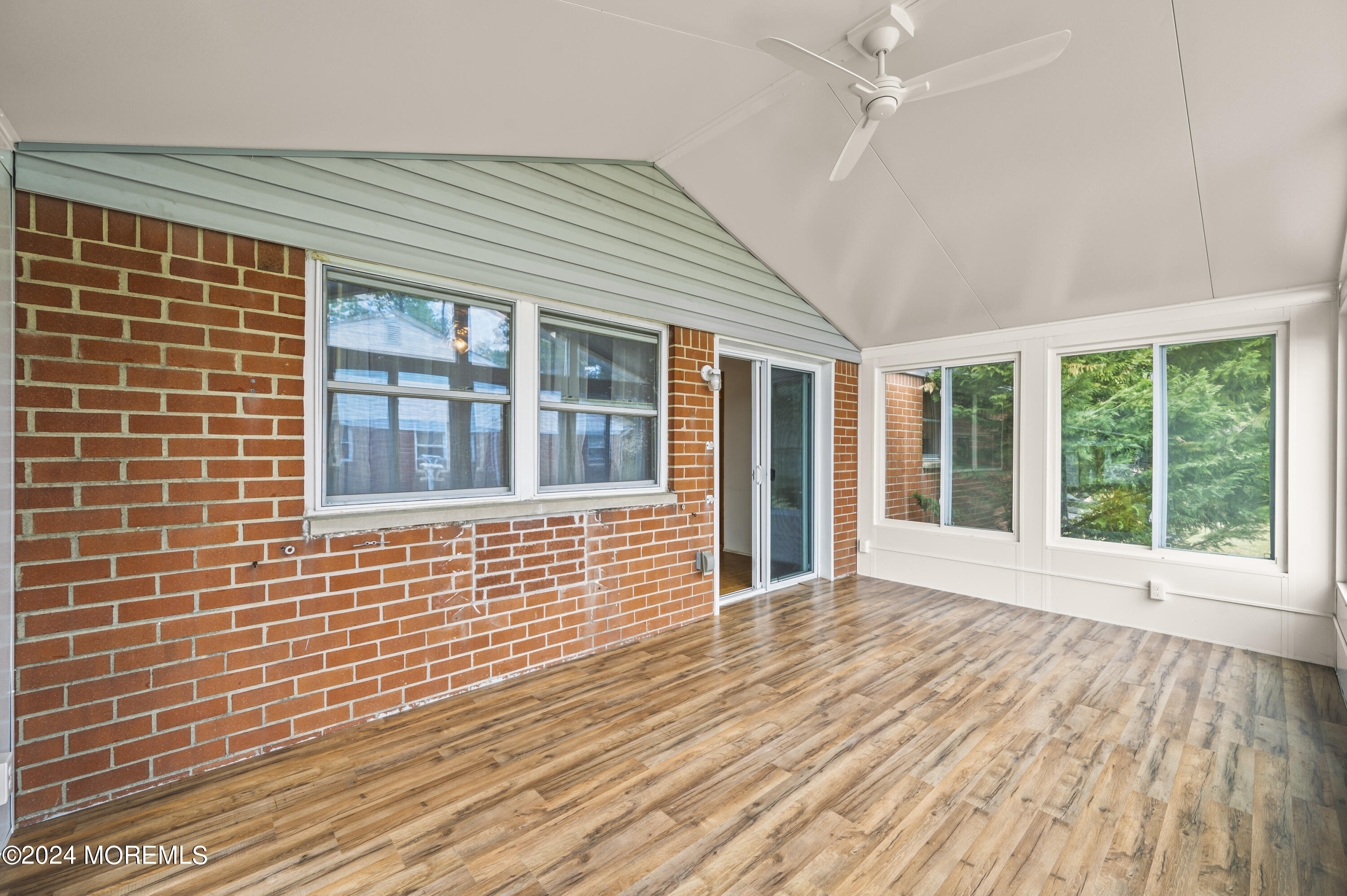 61 Hudson Parkway, B