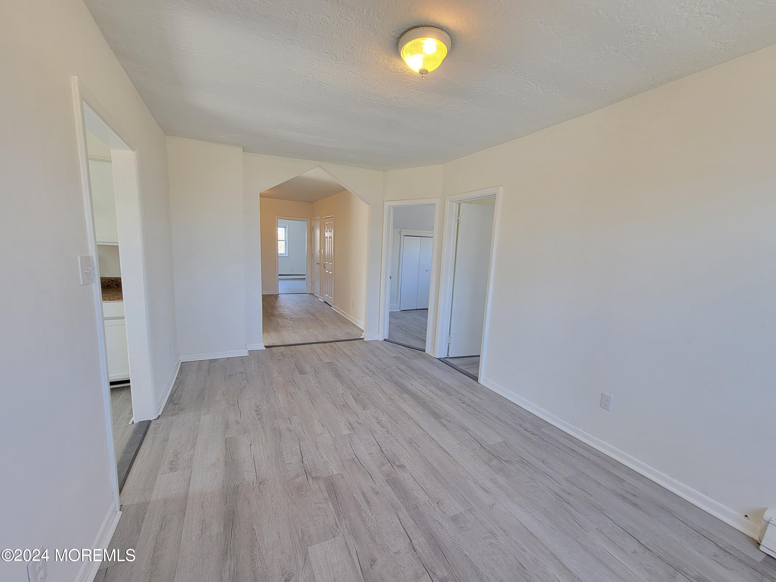 254 Rockwell Avenue, B (UPSTAIIRS)