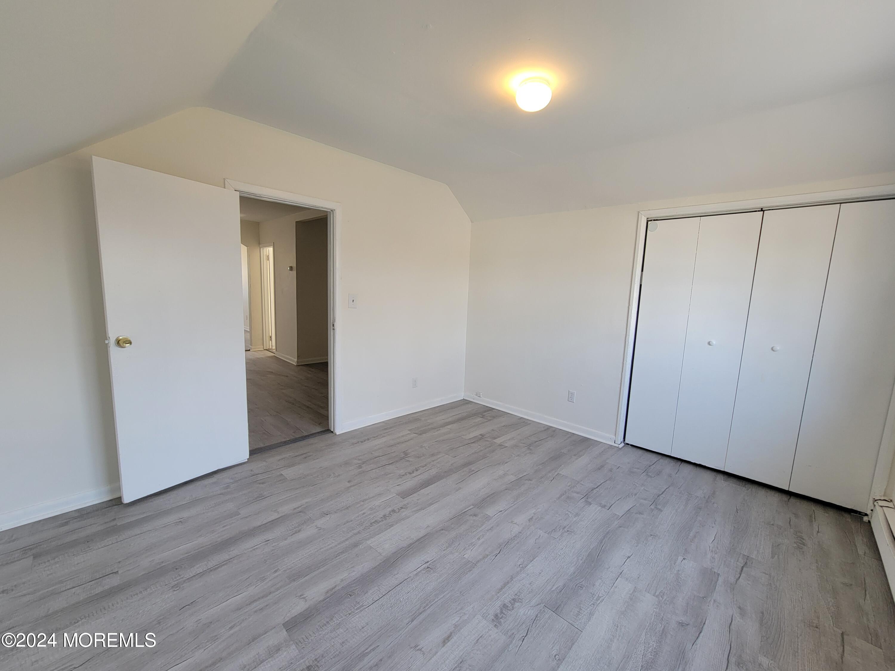 254 Rockwell Avenue, B (UPSTAIIRS)