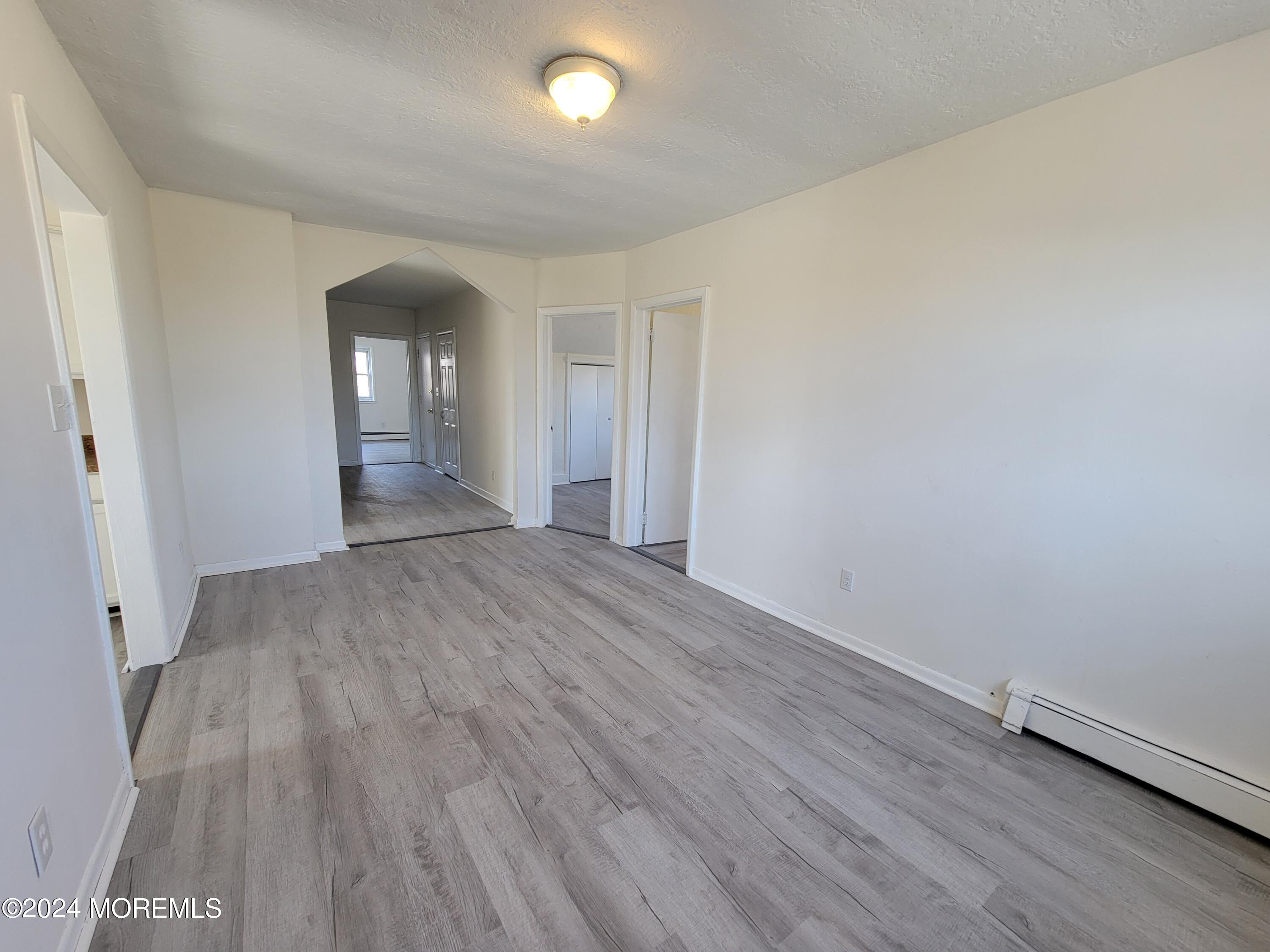 254 Rockwell Avenue, B (UPSTAIIRS)