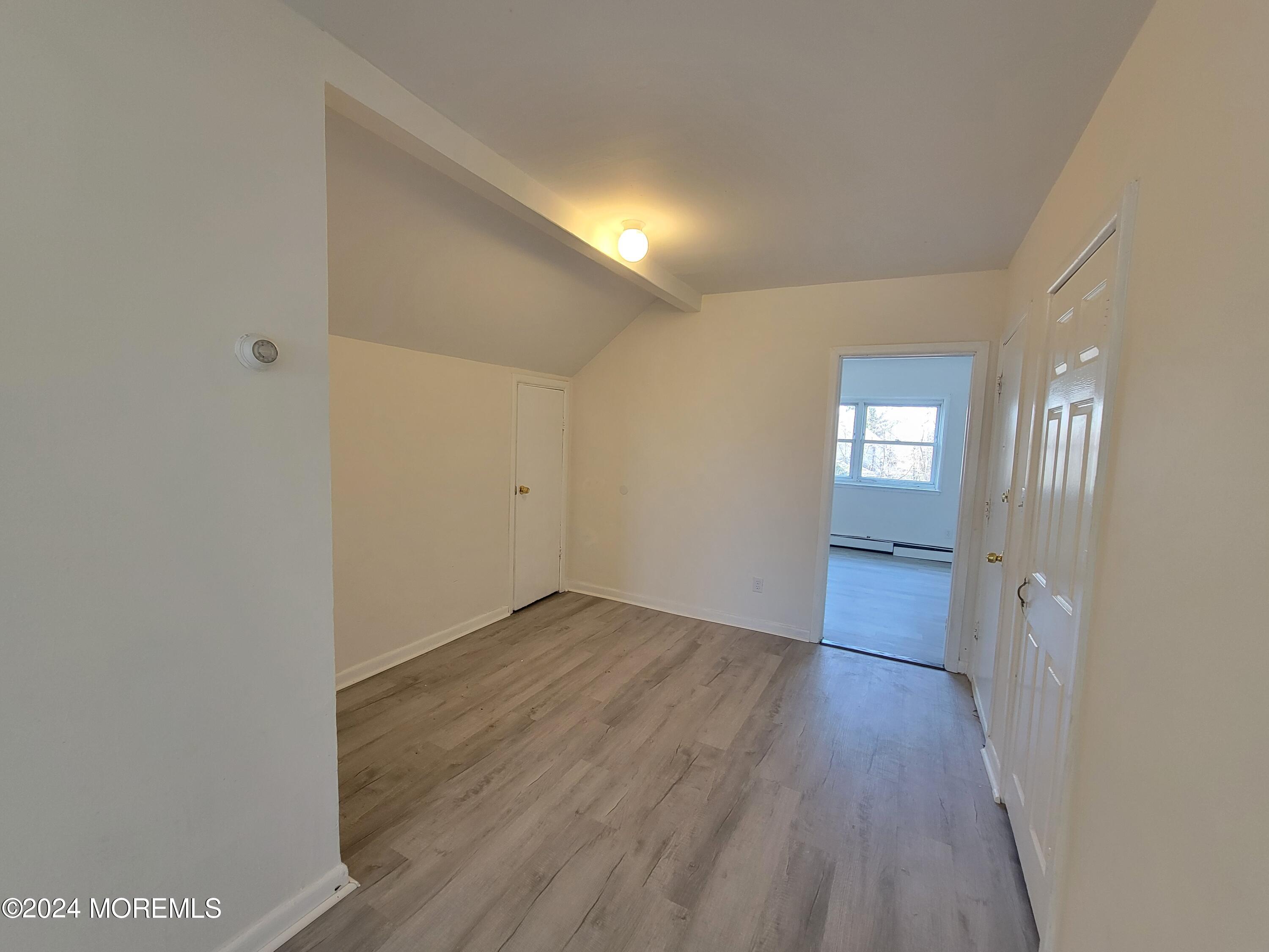 254 Rockwell Avenue, B (UPSTAIIRS)