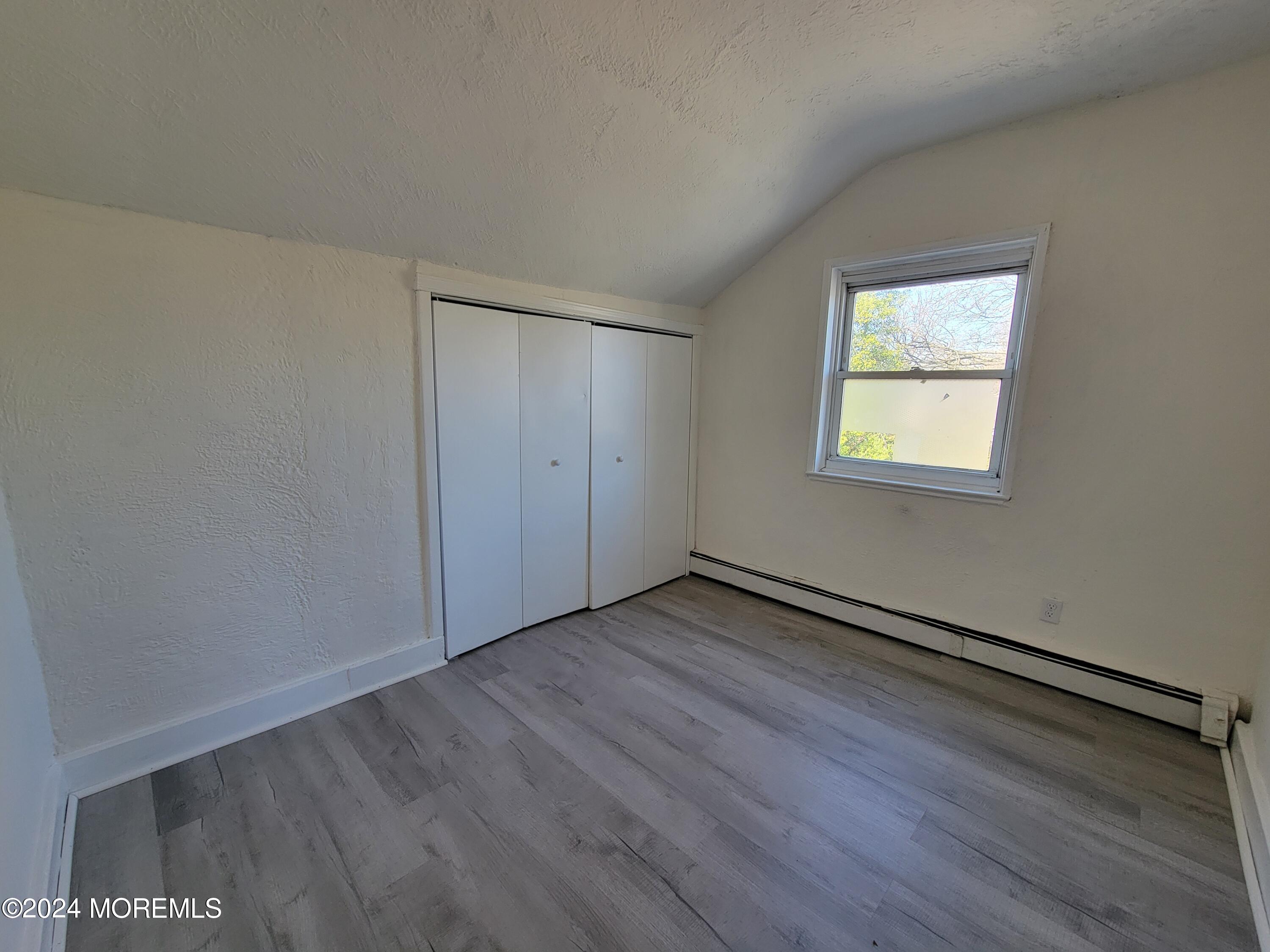 254 Rockwell Avenue, B (UPSTAIIRS)