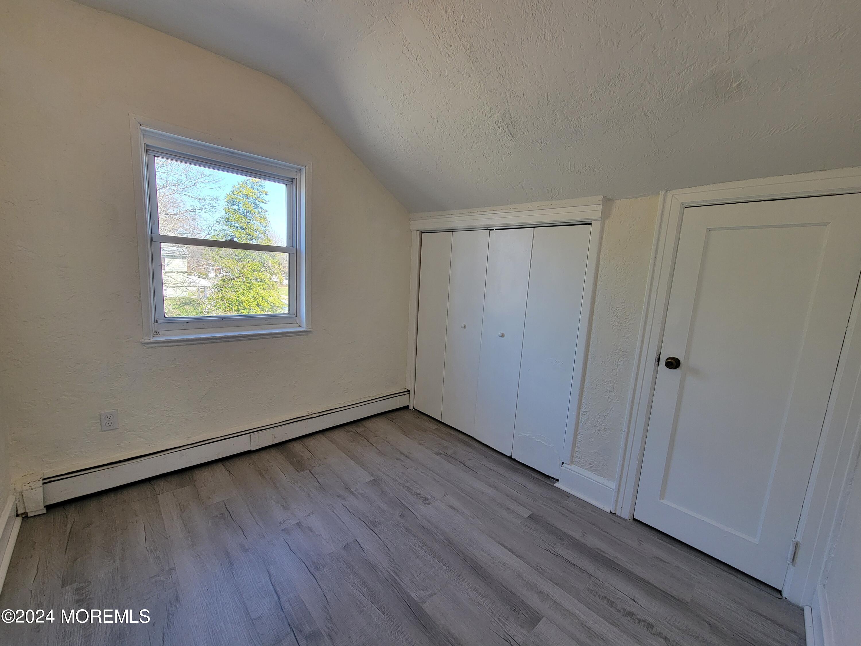 254 Rockwell Avenue, B (UPSTAIIRS)