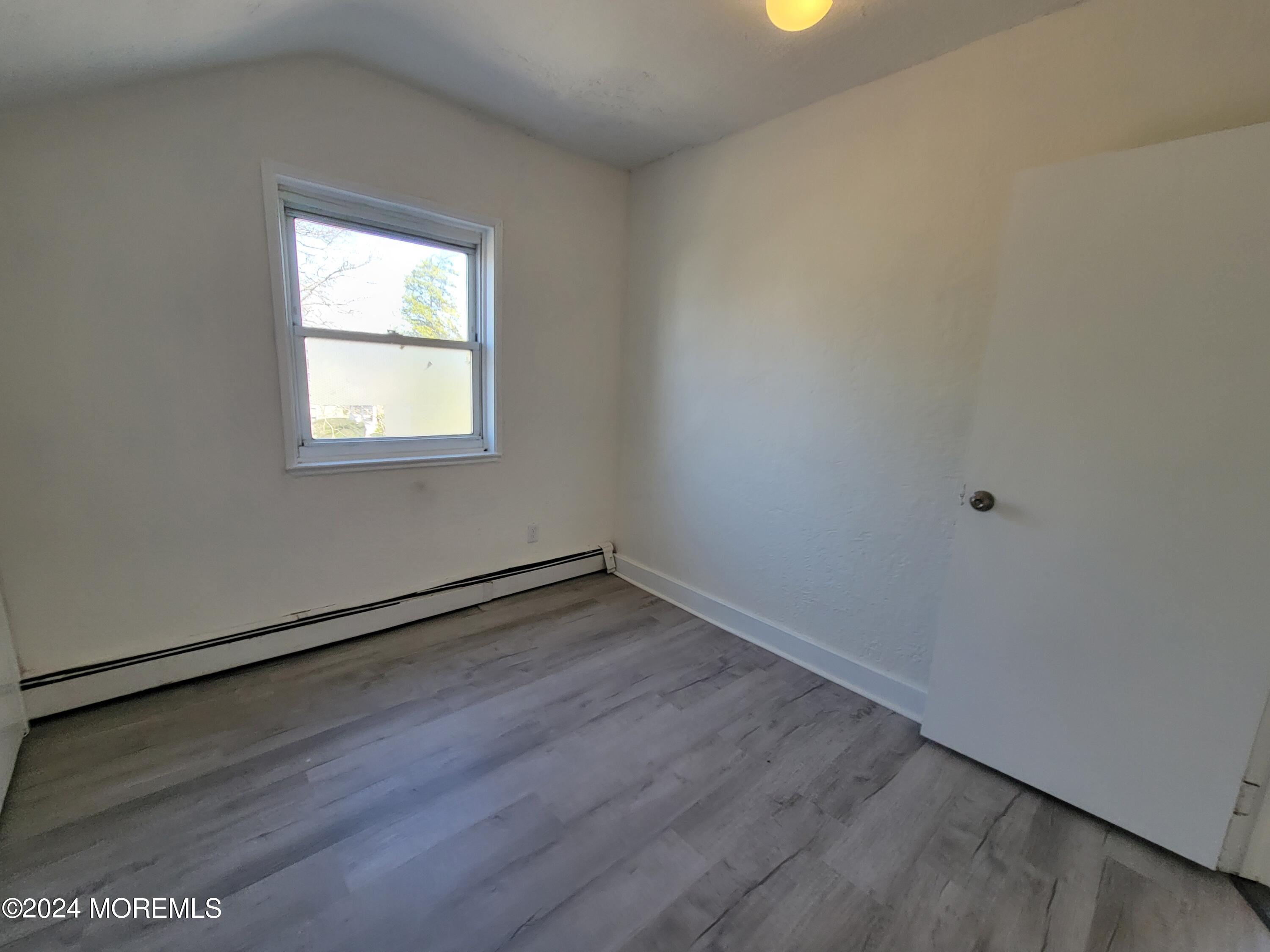 254 Rockwell Avenue, B (UPSTAIIRS)