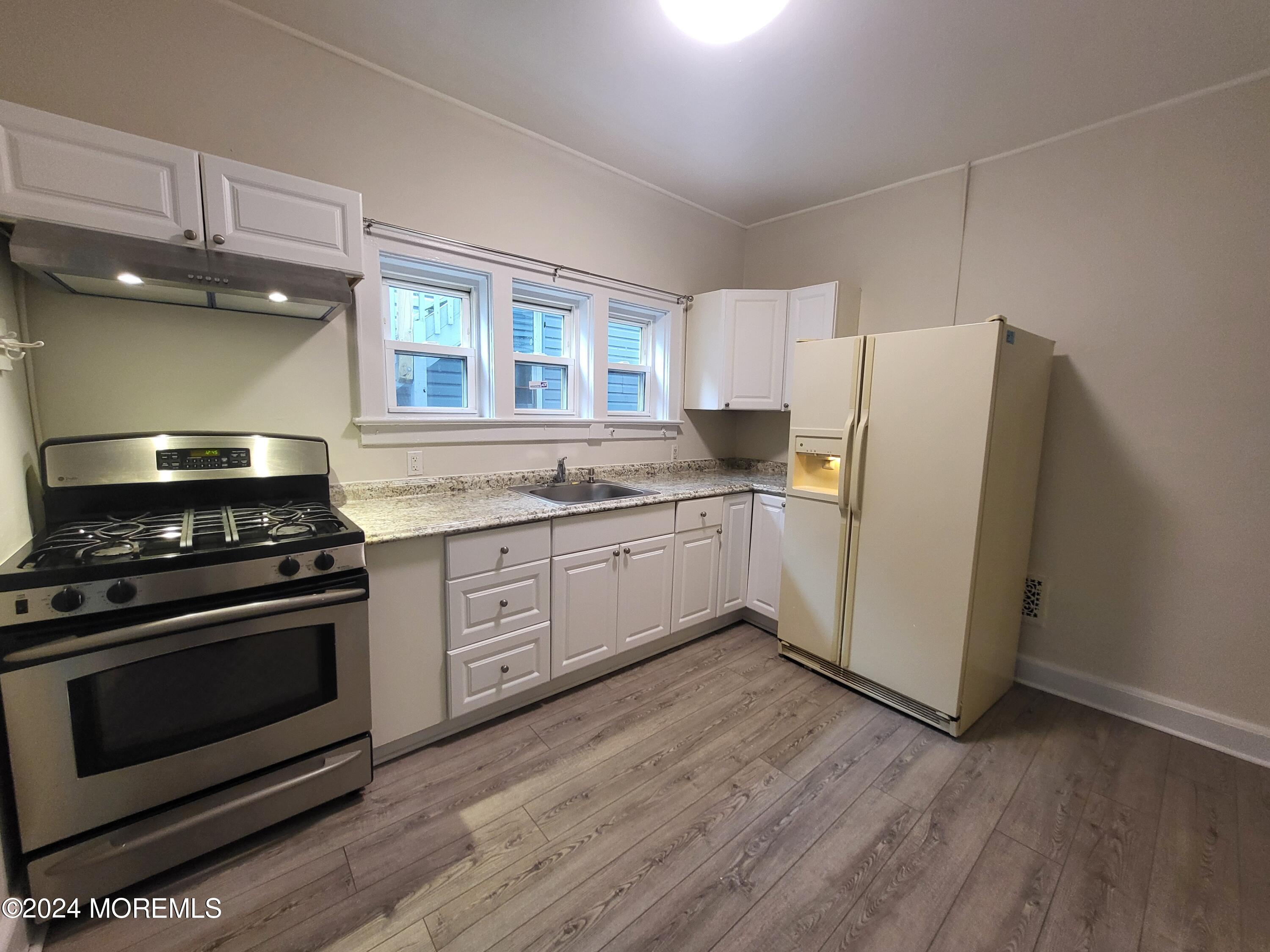 513 3rd Avenue, 1