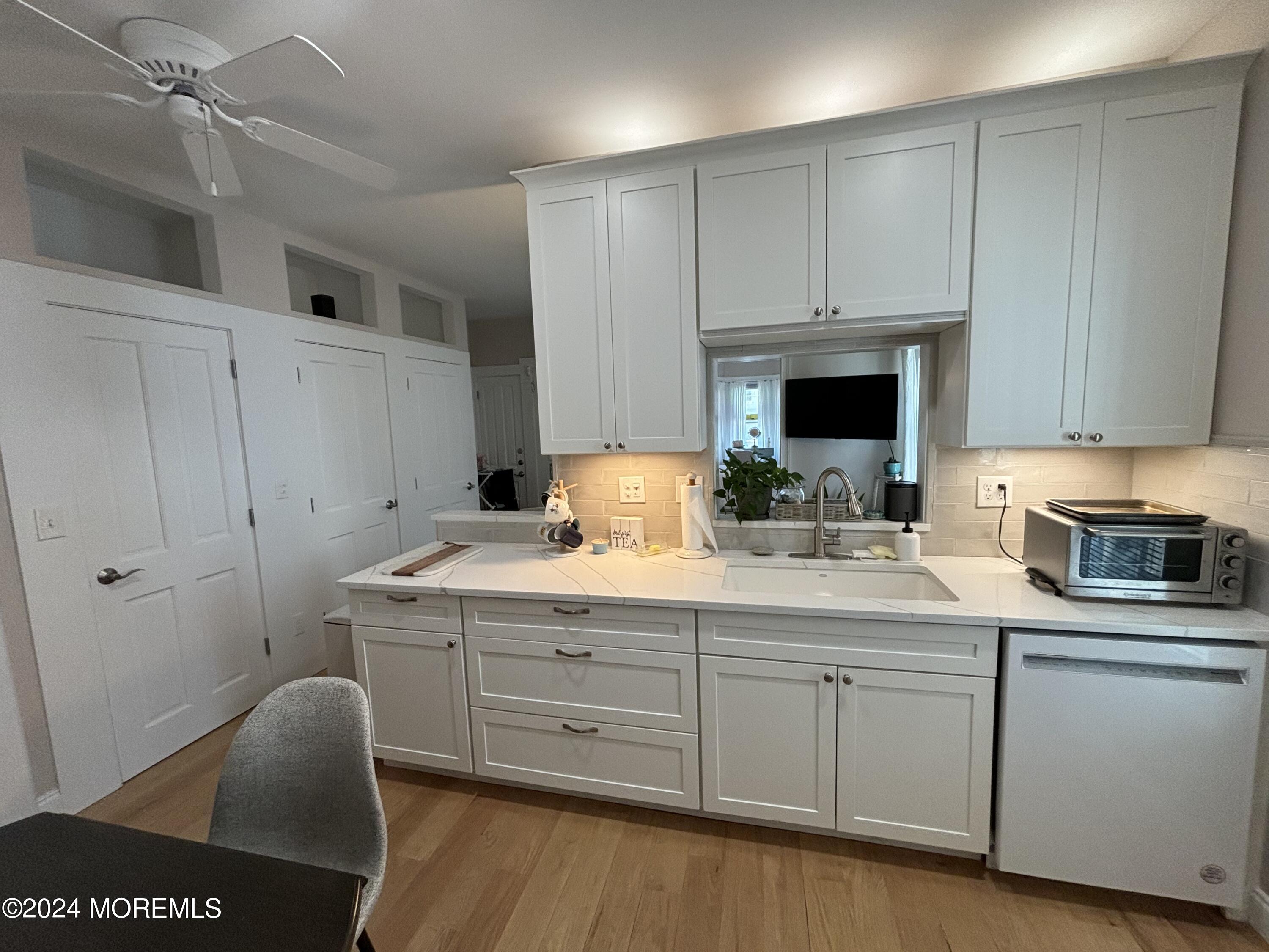 7 Abbott Avenue, 1W