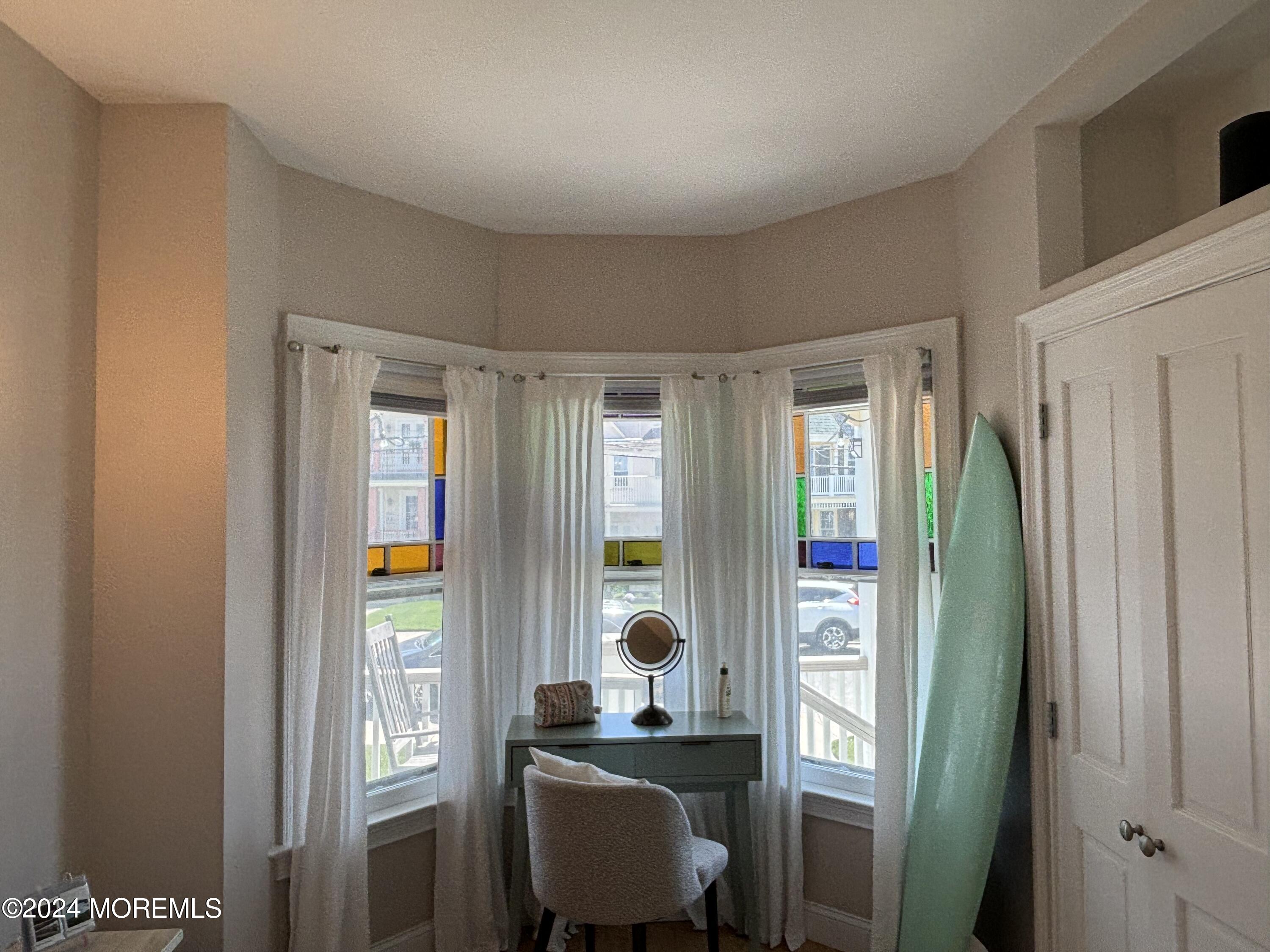 7 Abbott Avenue, 1W