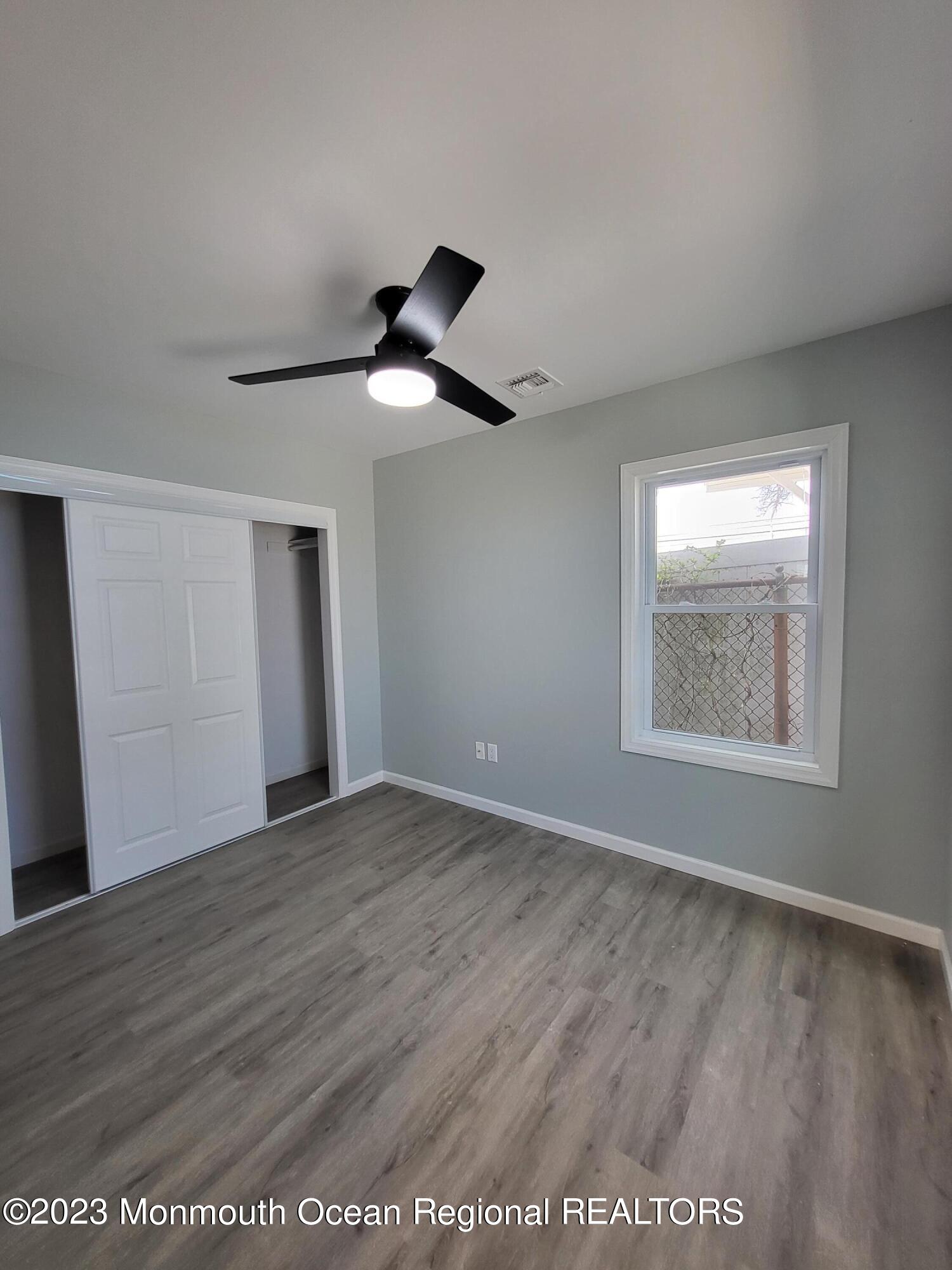 213 Center Avenue