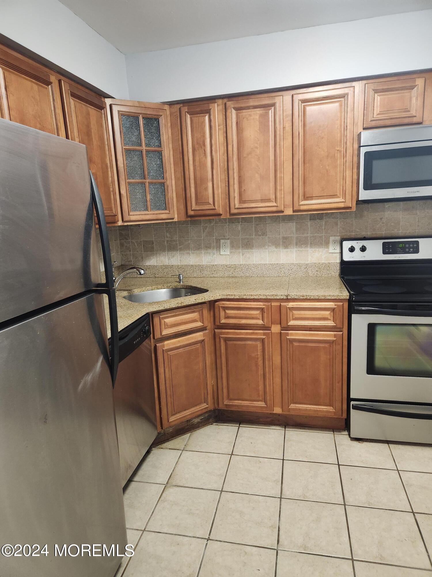 304 4th Avenue, #112 ANNUAL RENTAL