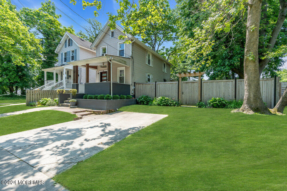 1016 2nd Avenue