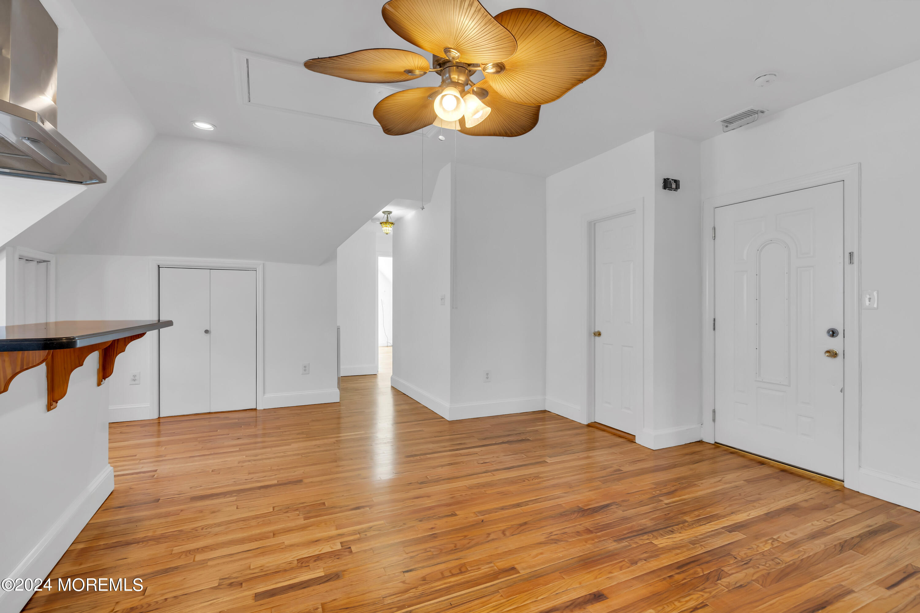 304 8th Avenue, 3