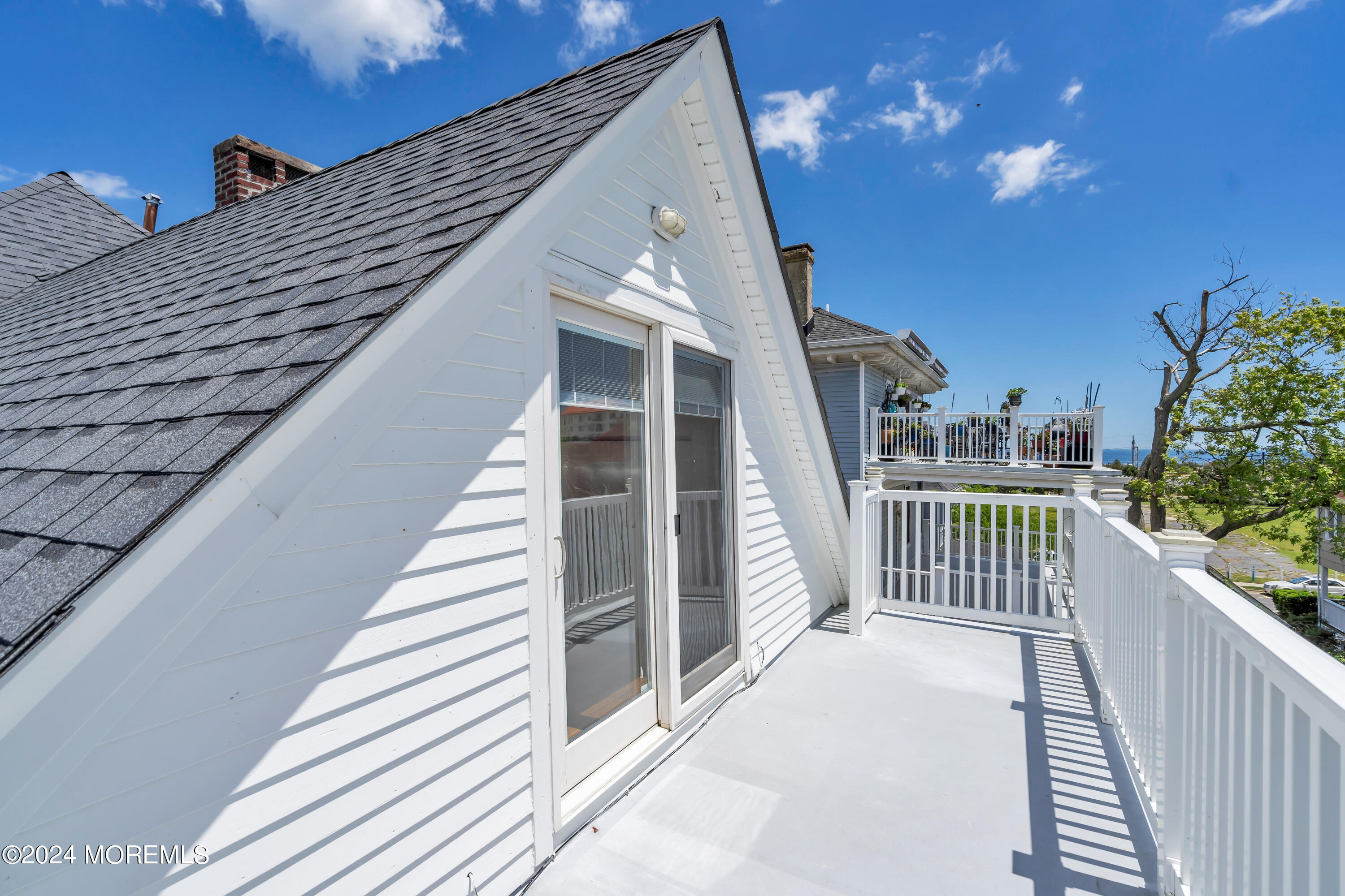 304 8th Avenue, 3