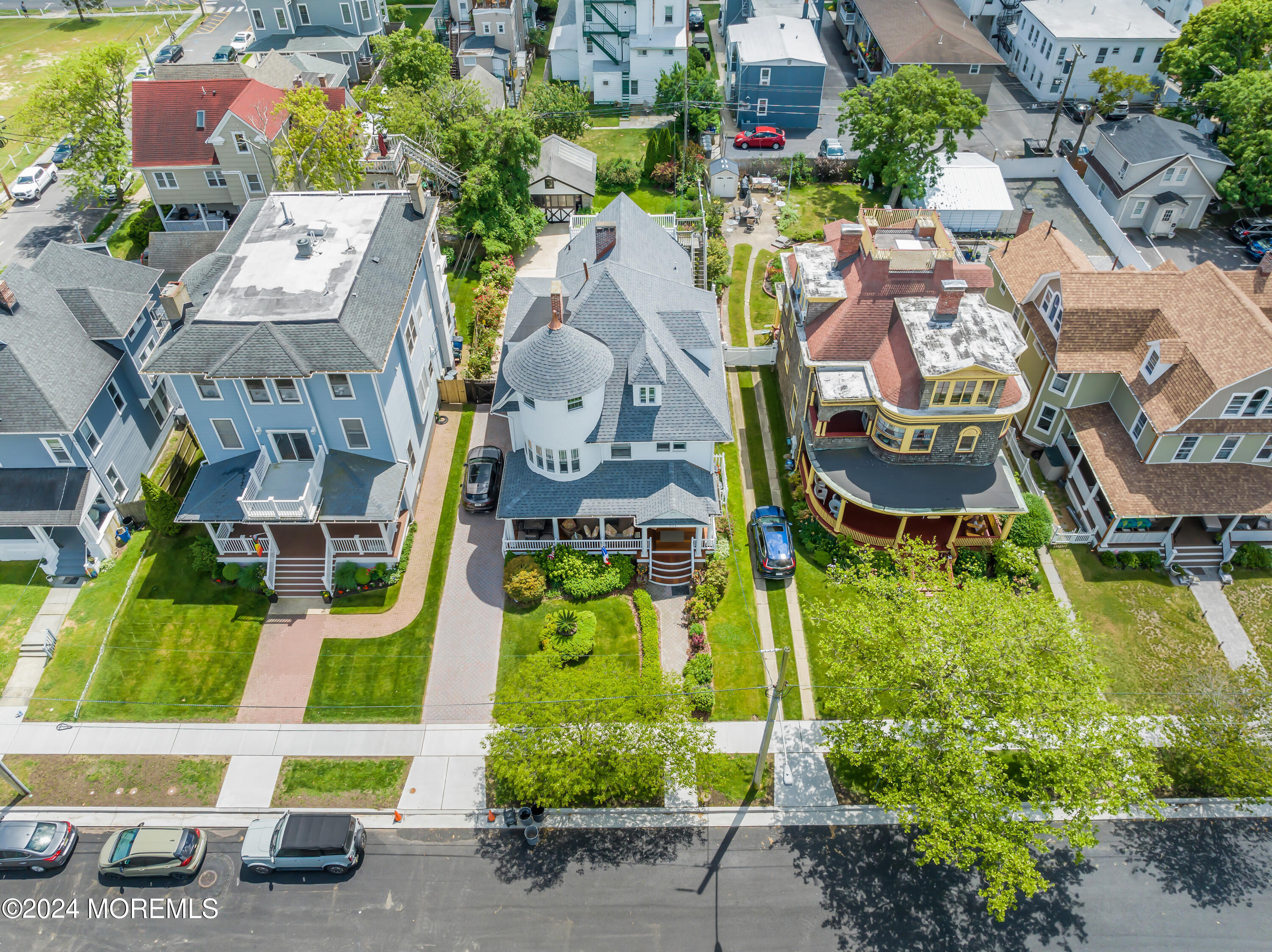 304 8th Avenue, 3