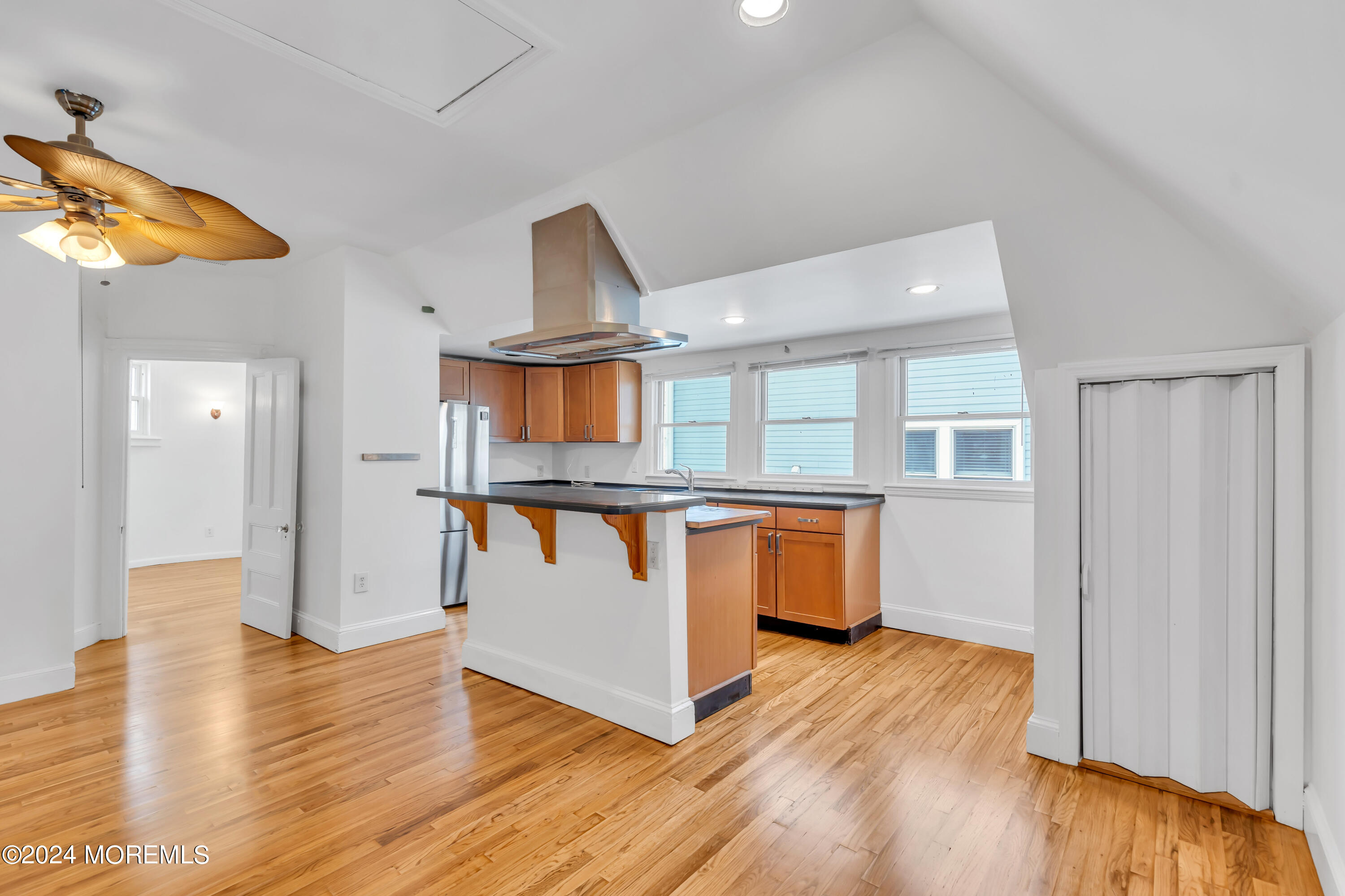 304 8th Avenue, 3