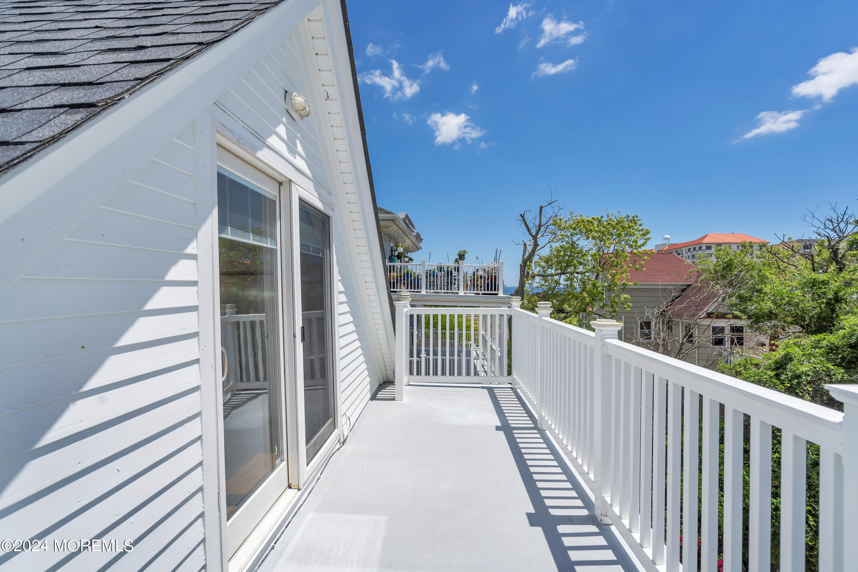 304 8th Avenue, 3