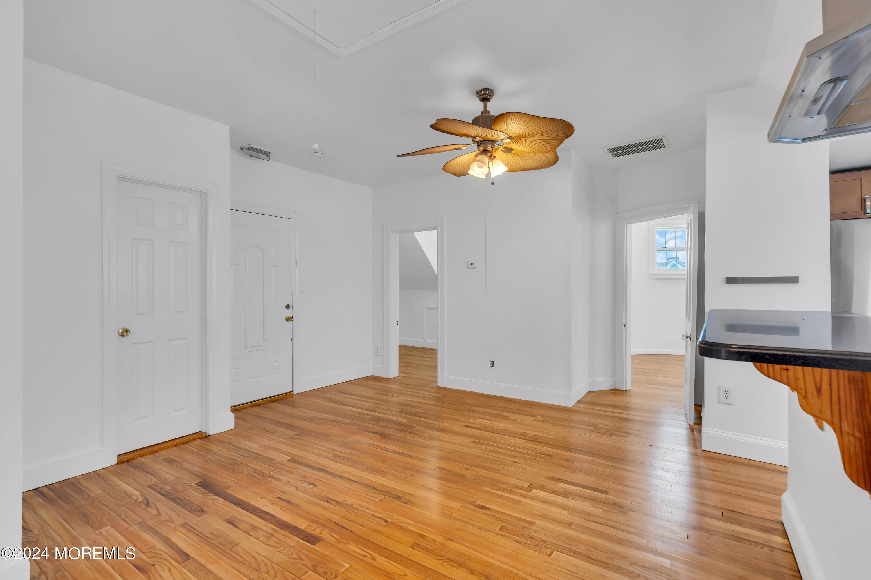 304 8th Avenue, 3