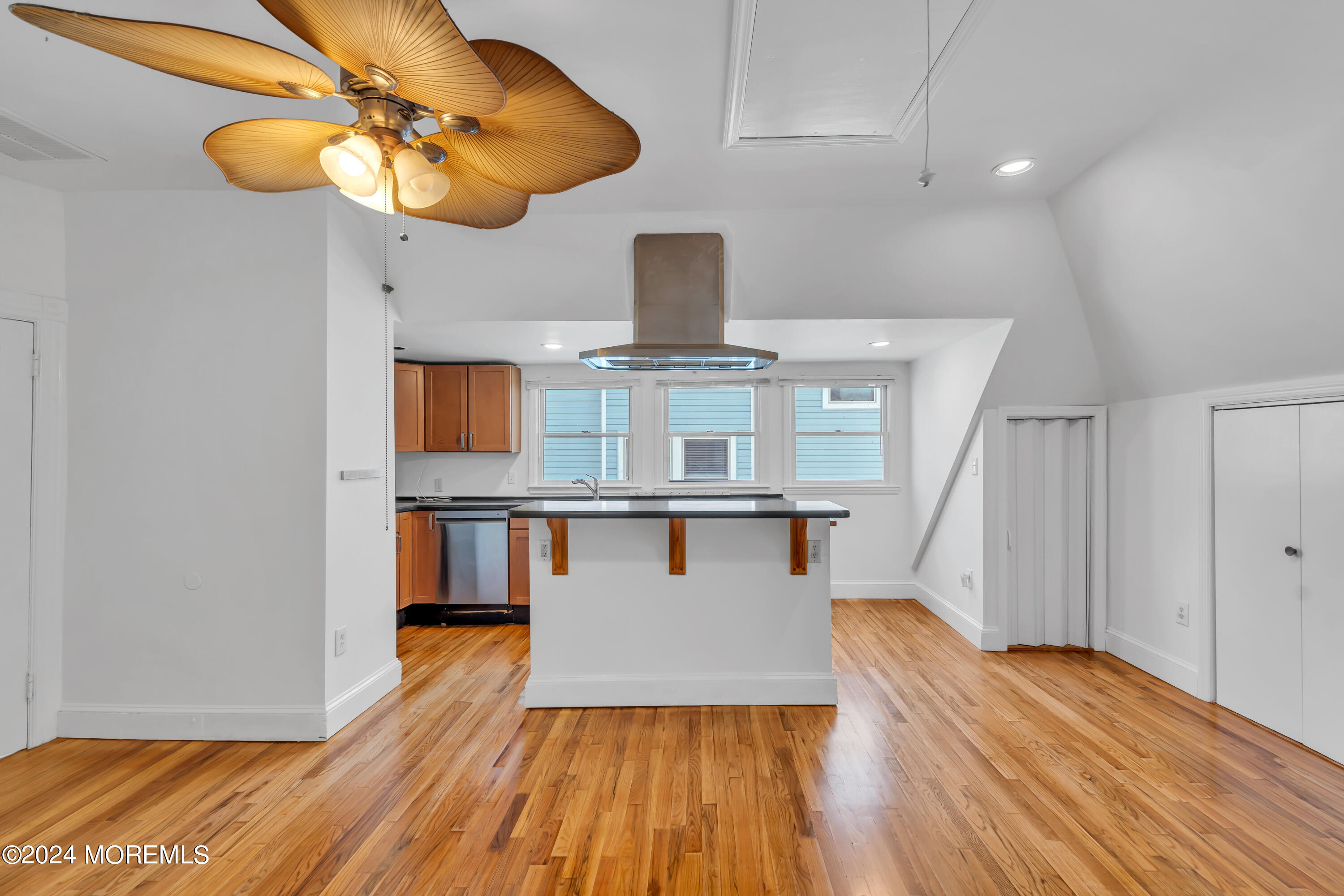 304 8th Avenue, 3