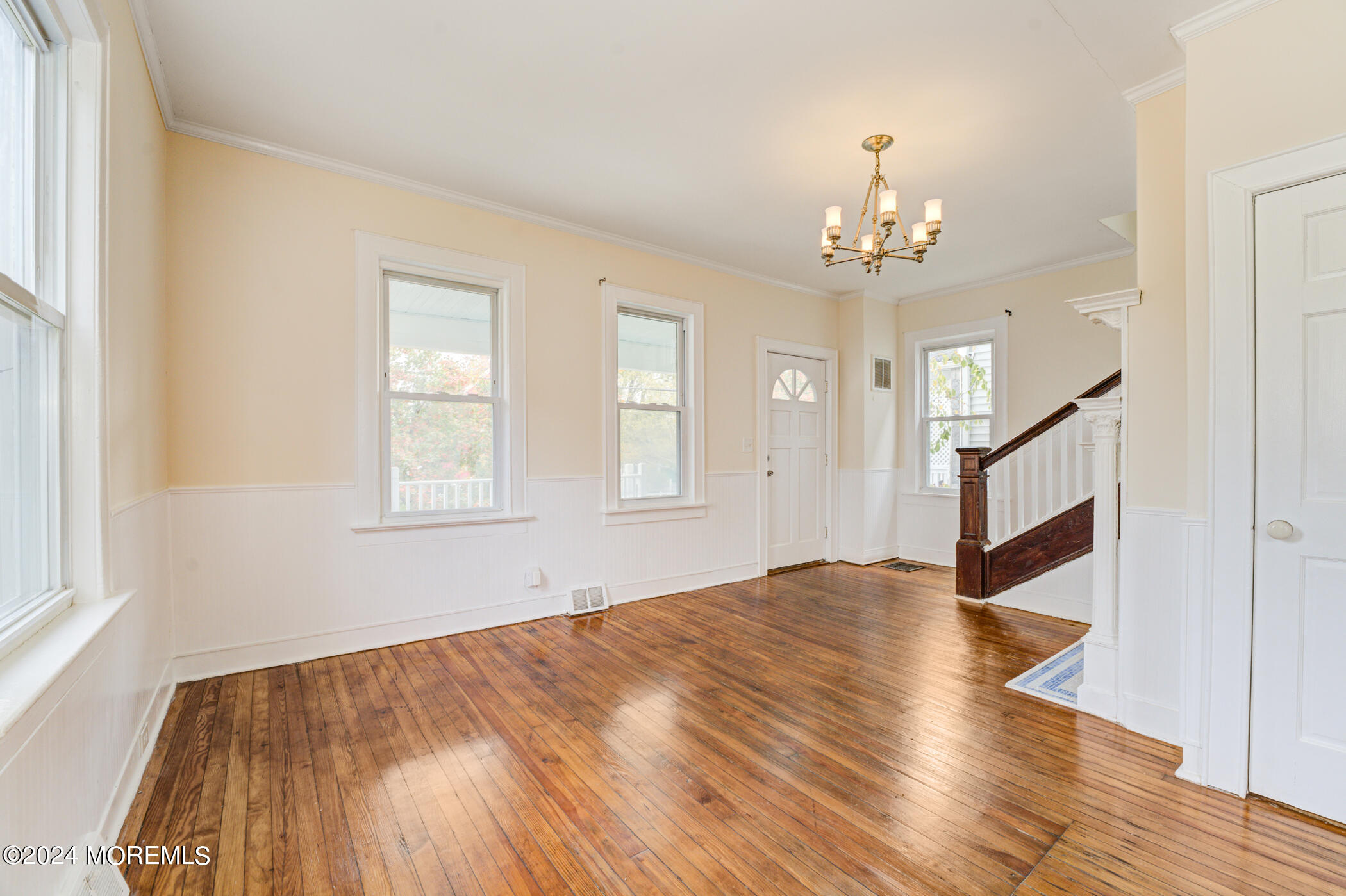827 Central Avenue