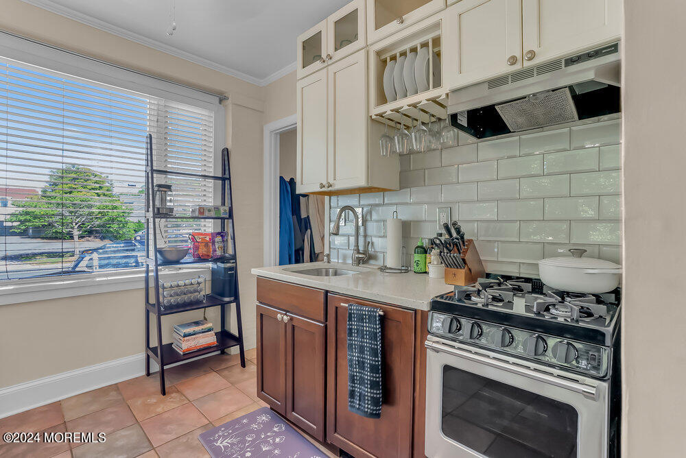1406 Park Avenue, 1